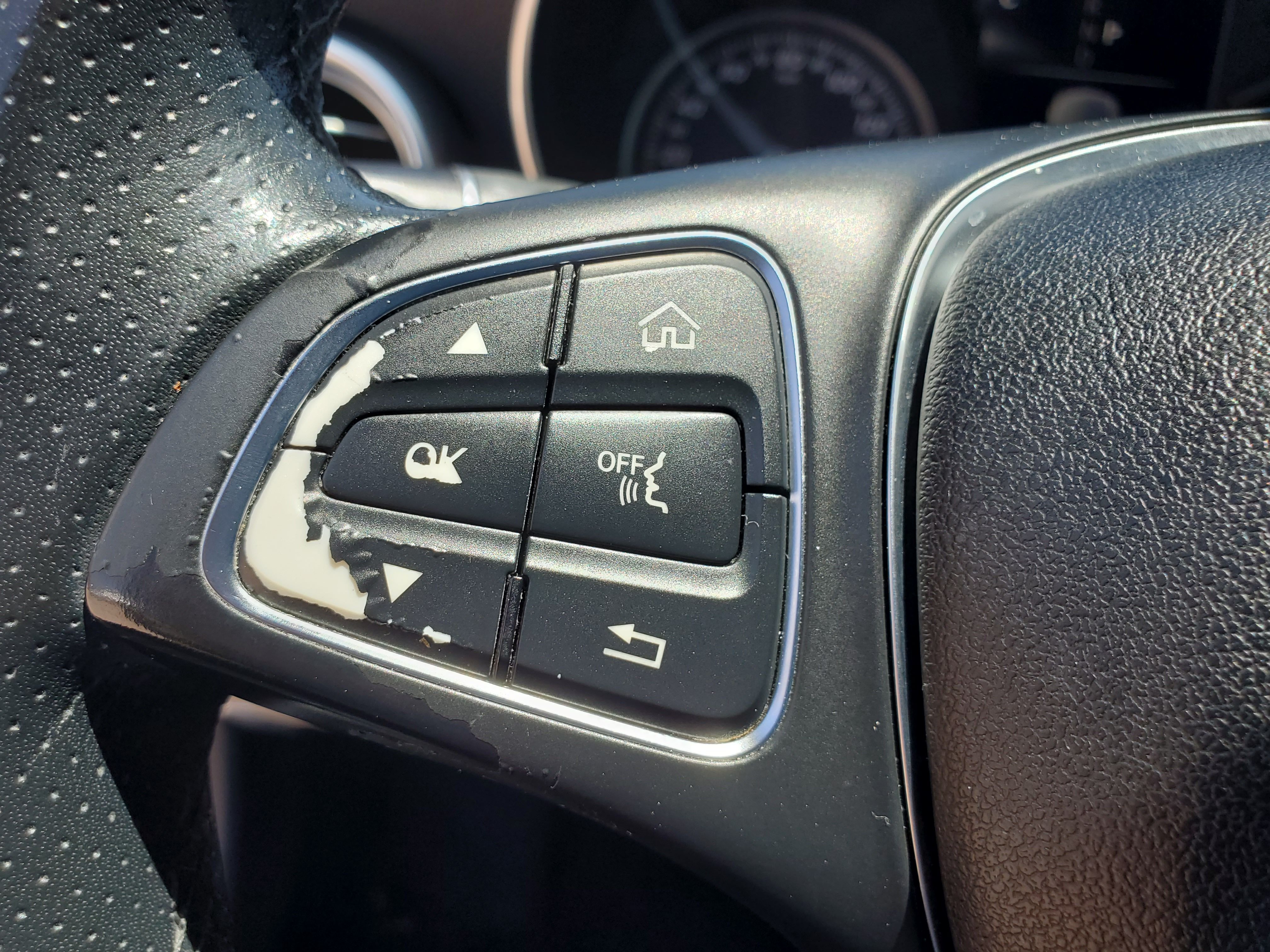 BLACK, 2018 MERCEDES-BENZ C-CLASS Image 24