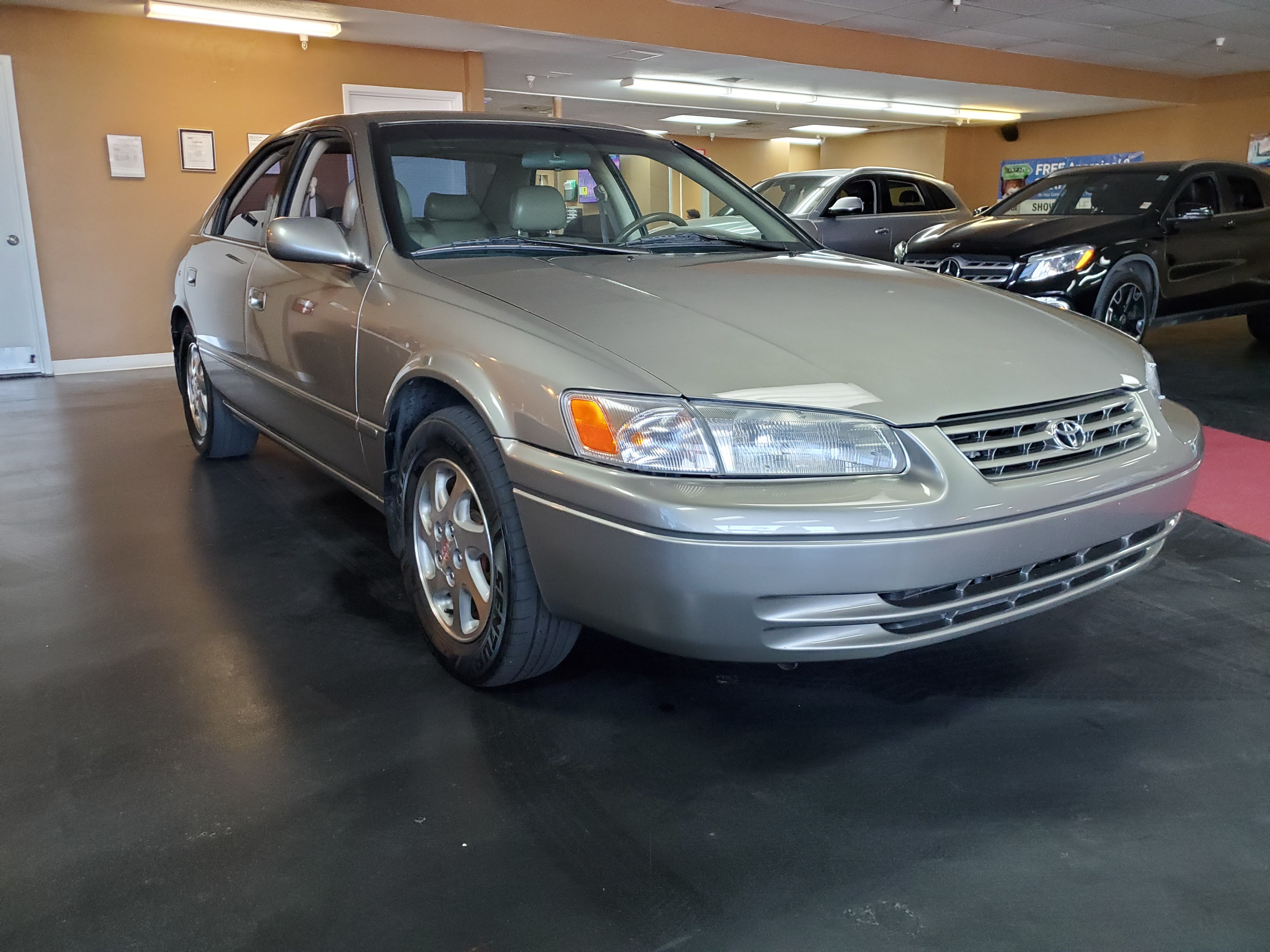 GOLD, 1998 TOYOTA CAMRY Image 7