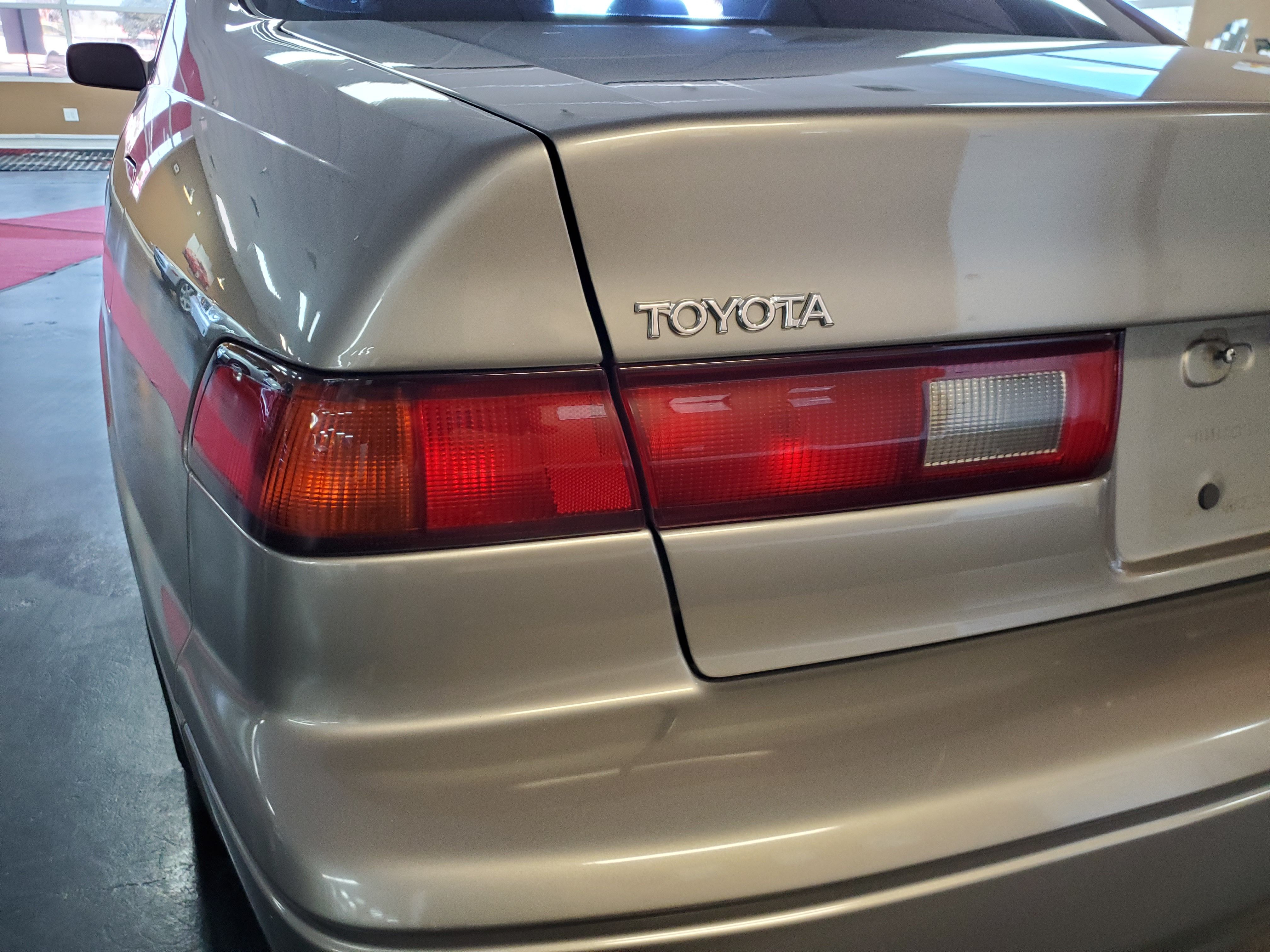 GOLD, 1998 TOYOTA CAMRY Image 11