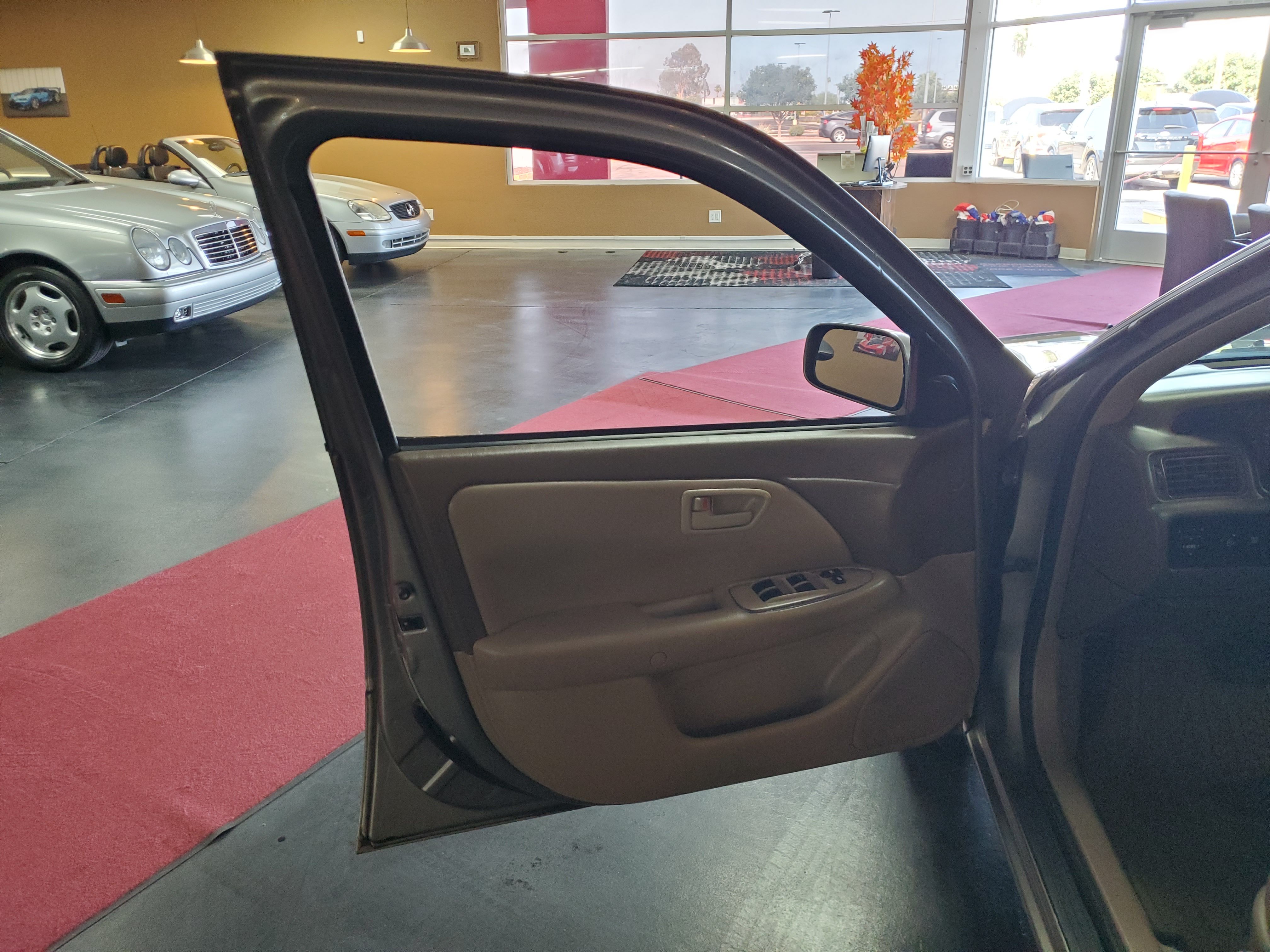 GOLD, 1998 TOYOTA CAMRY Image 16