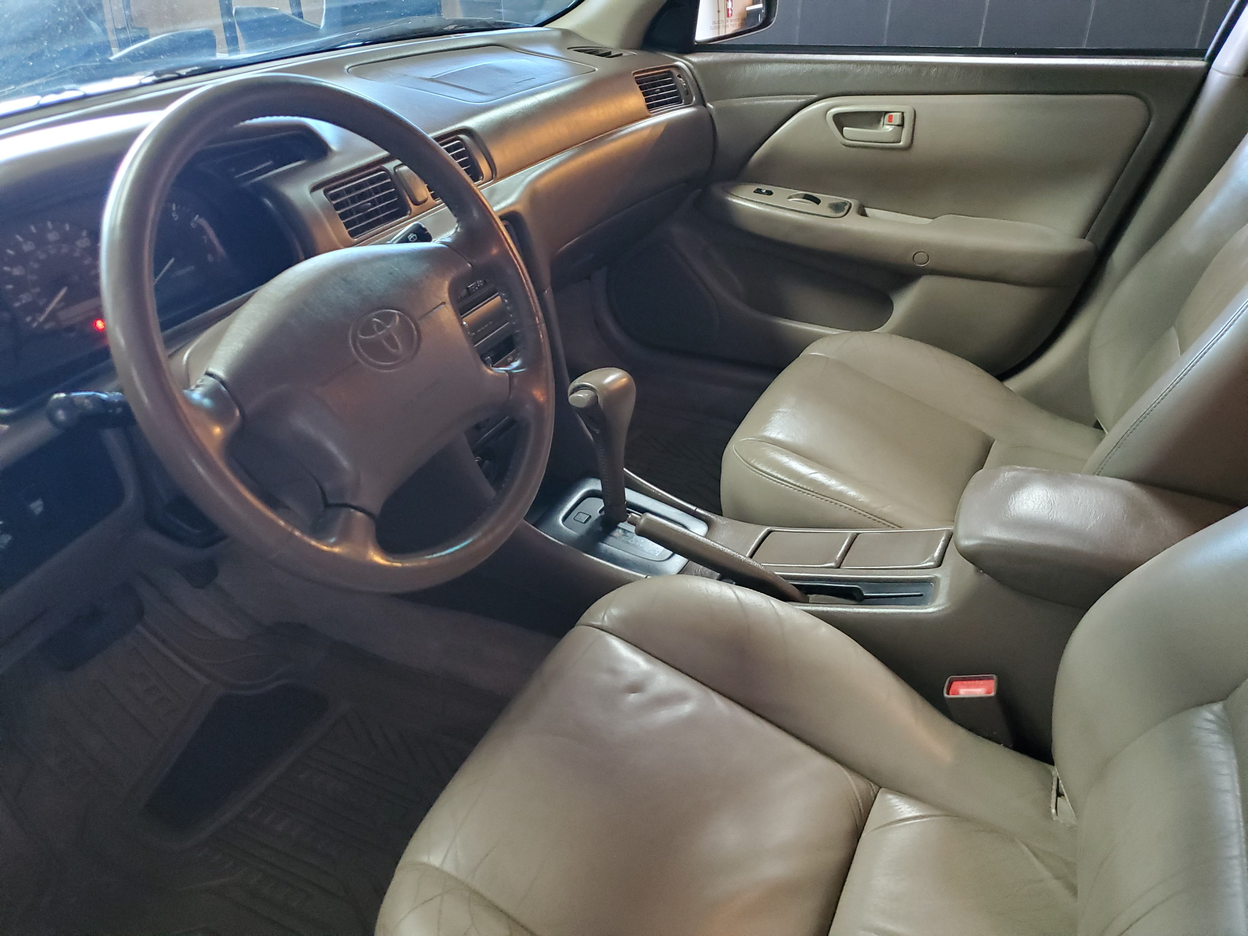 GOLD, 1998 TOYOTA CAMRY Image 19