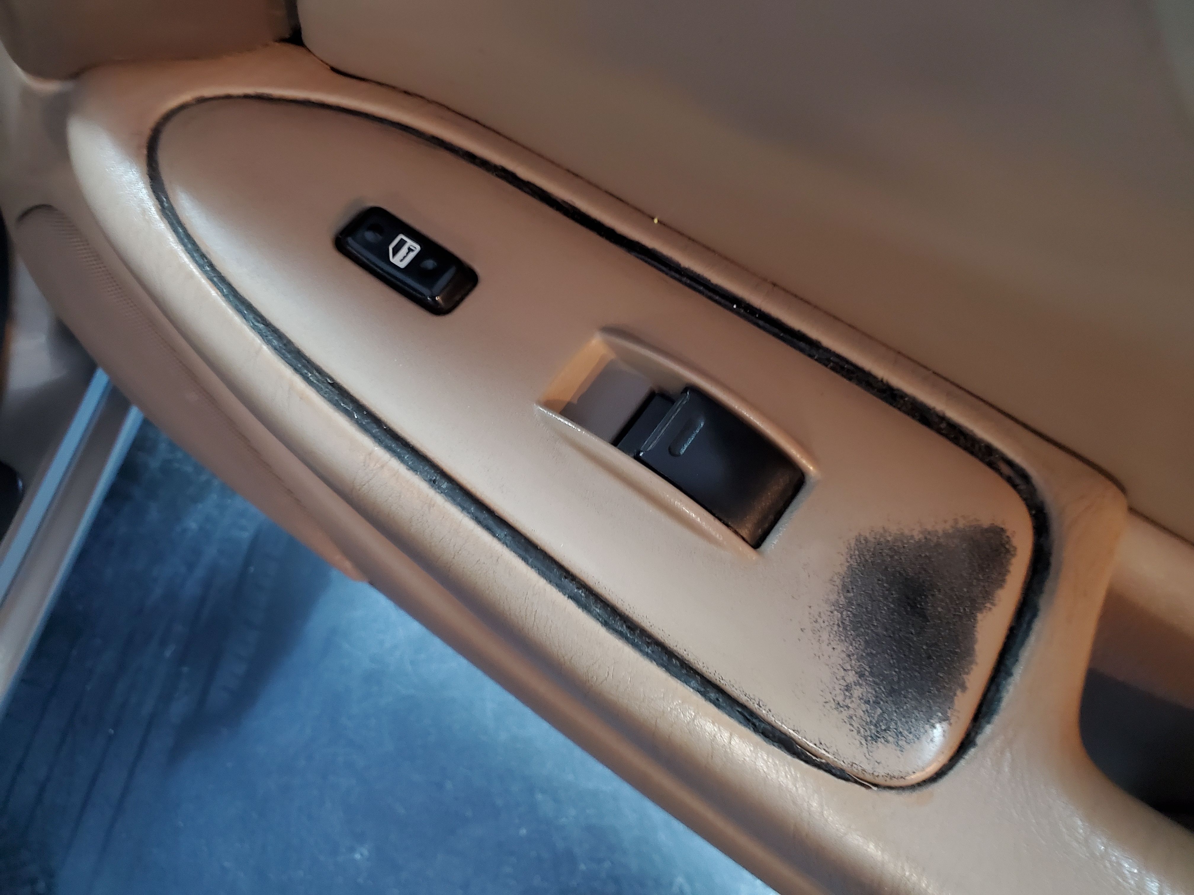 GOLD, 1998 TOYOTA CAMRY Image 31