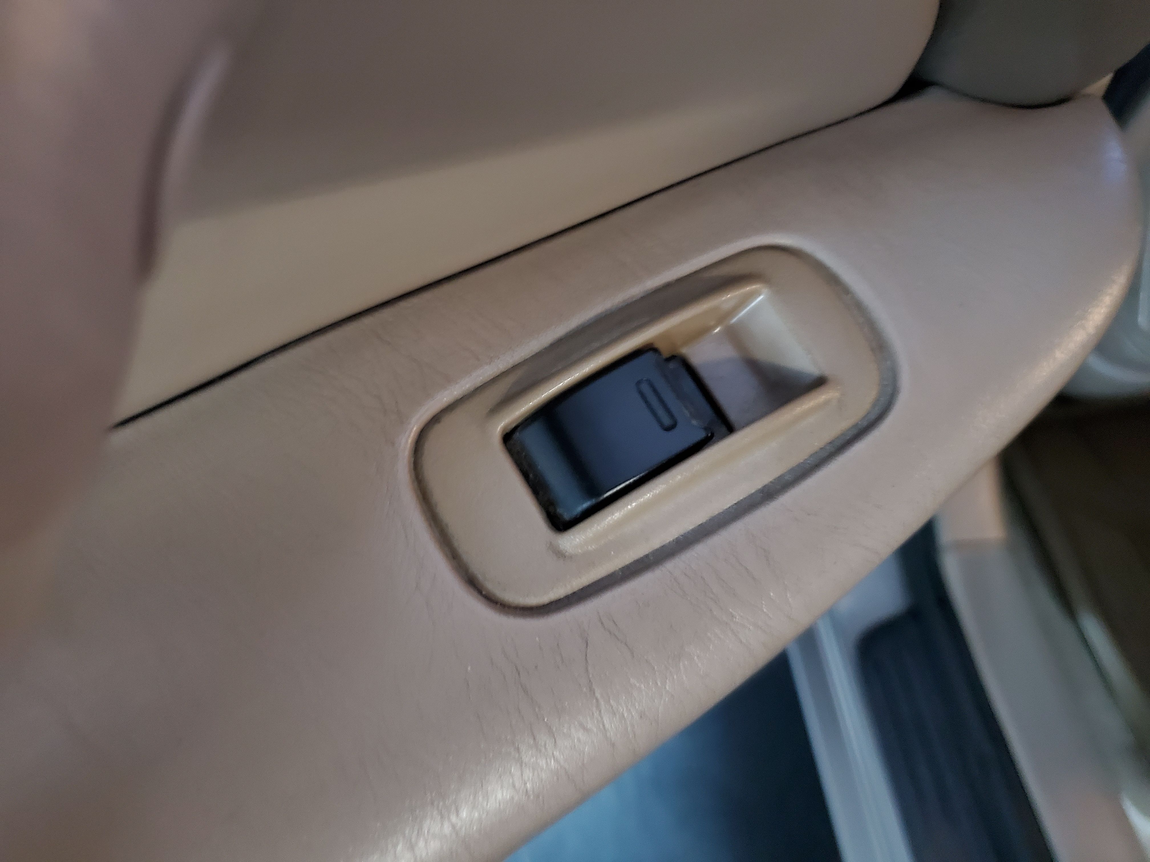 GOLD, 1998 TOYOTA CAMRY Image 35