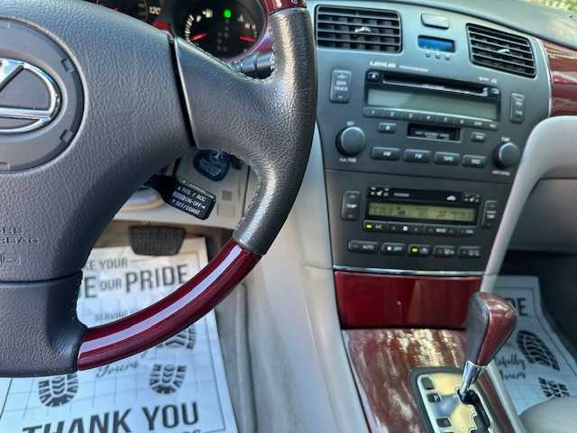 SILVER, 2003 LEXUS ES 42 SERVICE RECORD SUPER CLEAN Image 32