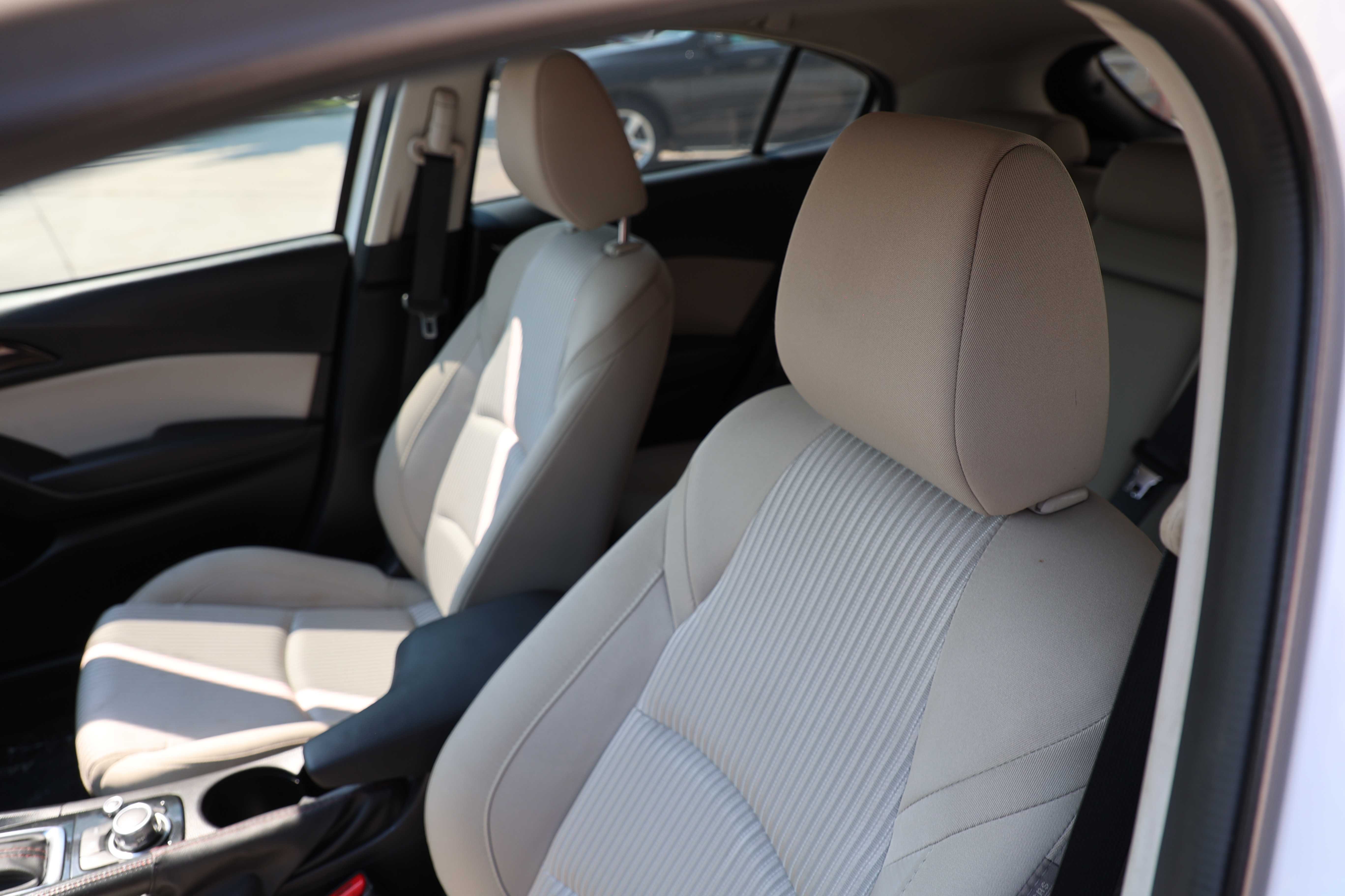 WHITE, 2015 MAZDA MAZDA3 Image 7
