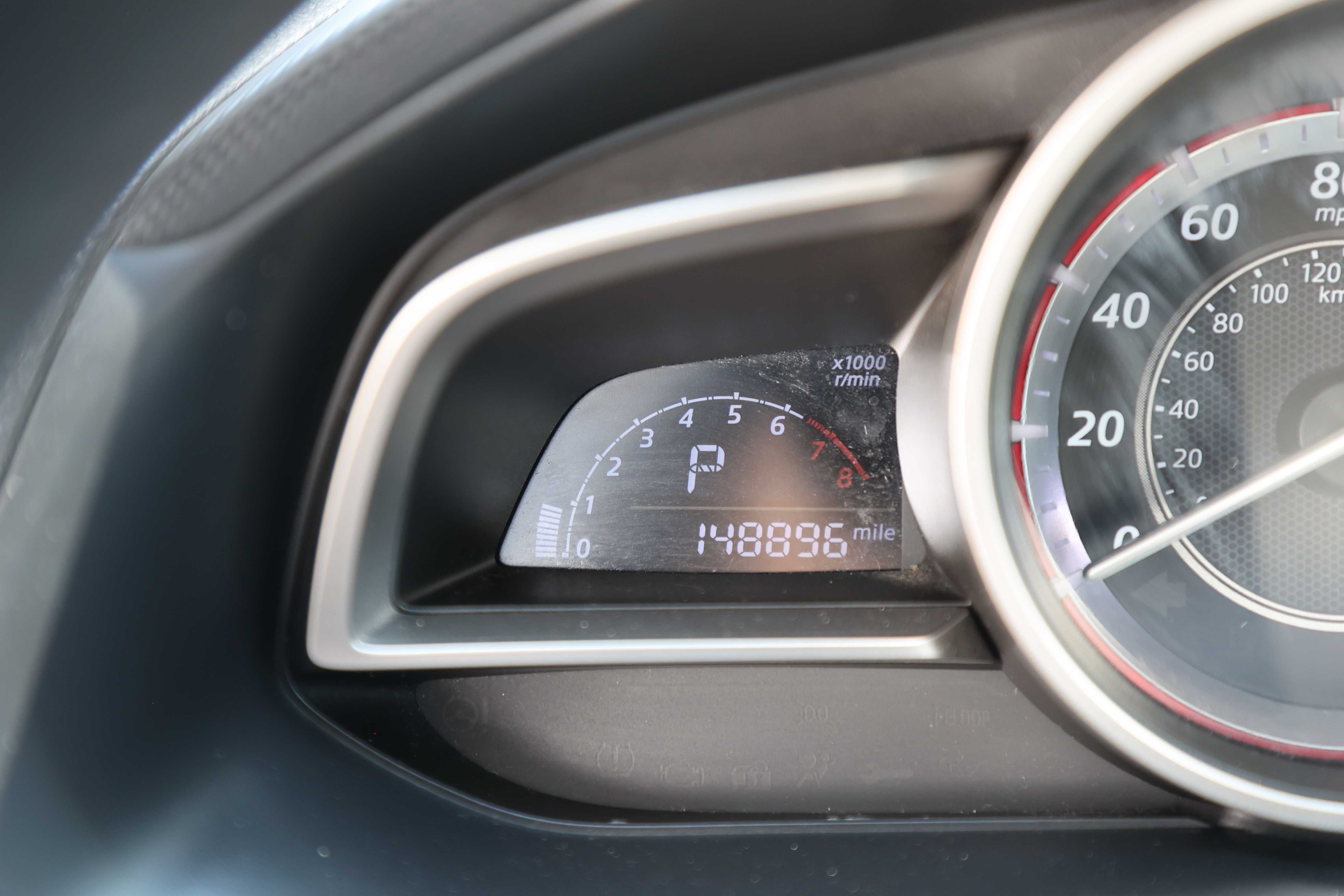 WHITE, 2015 MAZDA MAZDA3 Image 9