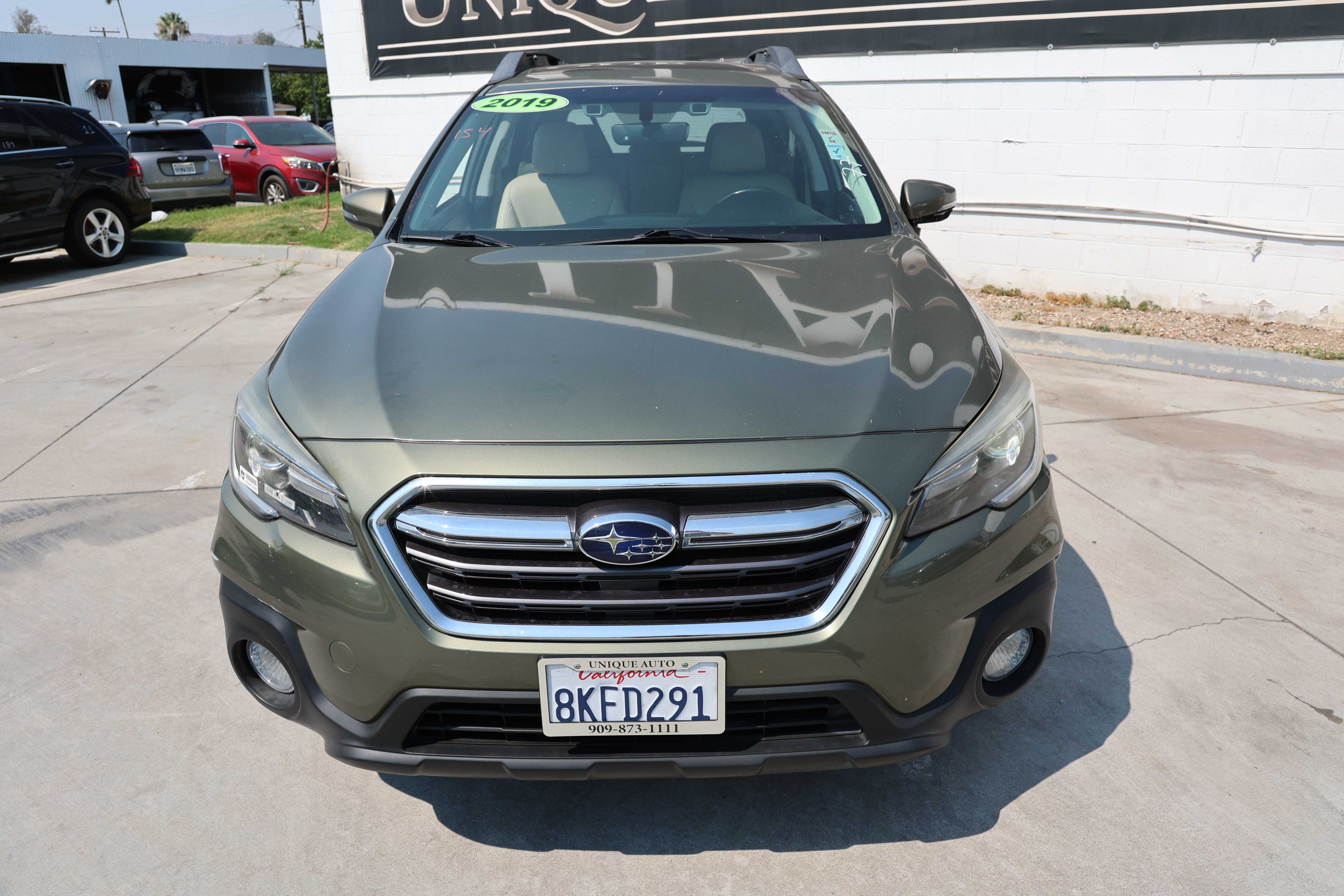 GREEN, 2019 SUBARU OUTBACK Image 2