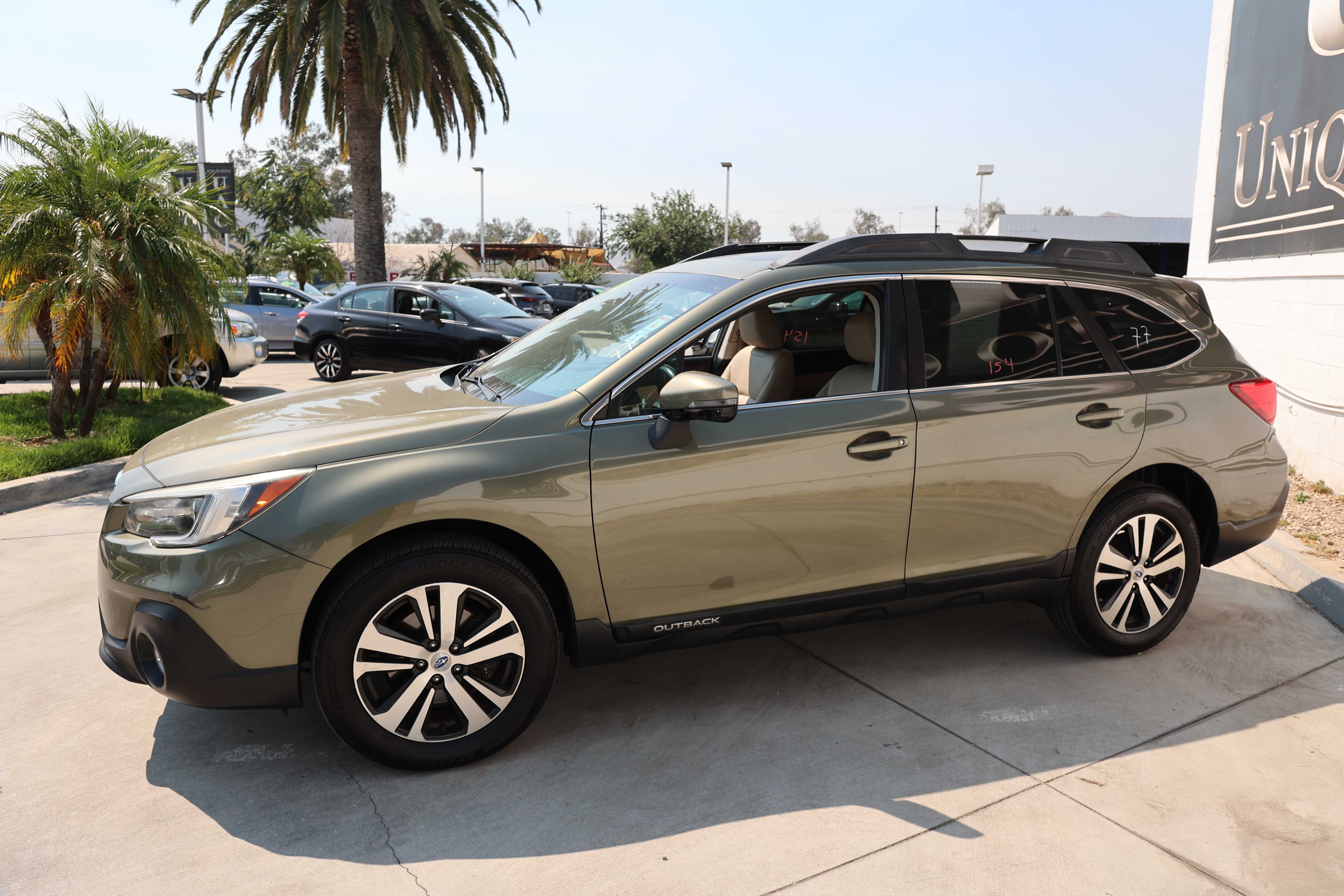 GREEN, 2019 SUBARU OUTBACK Image 5