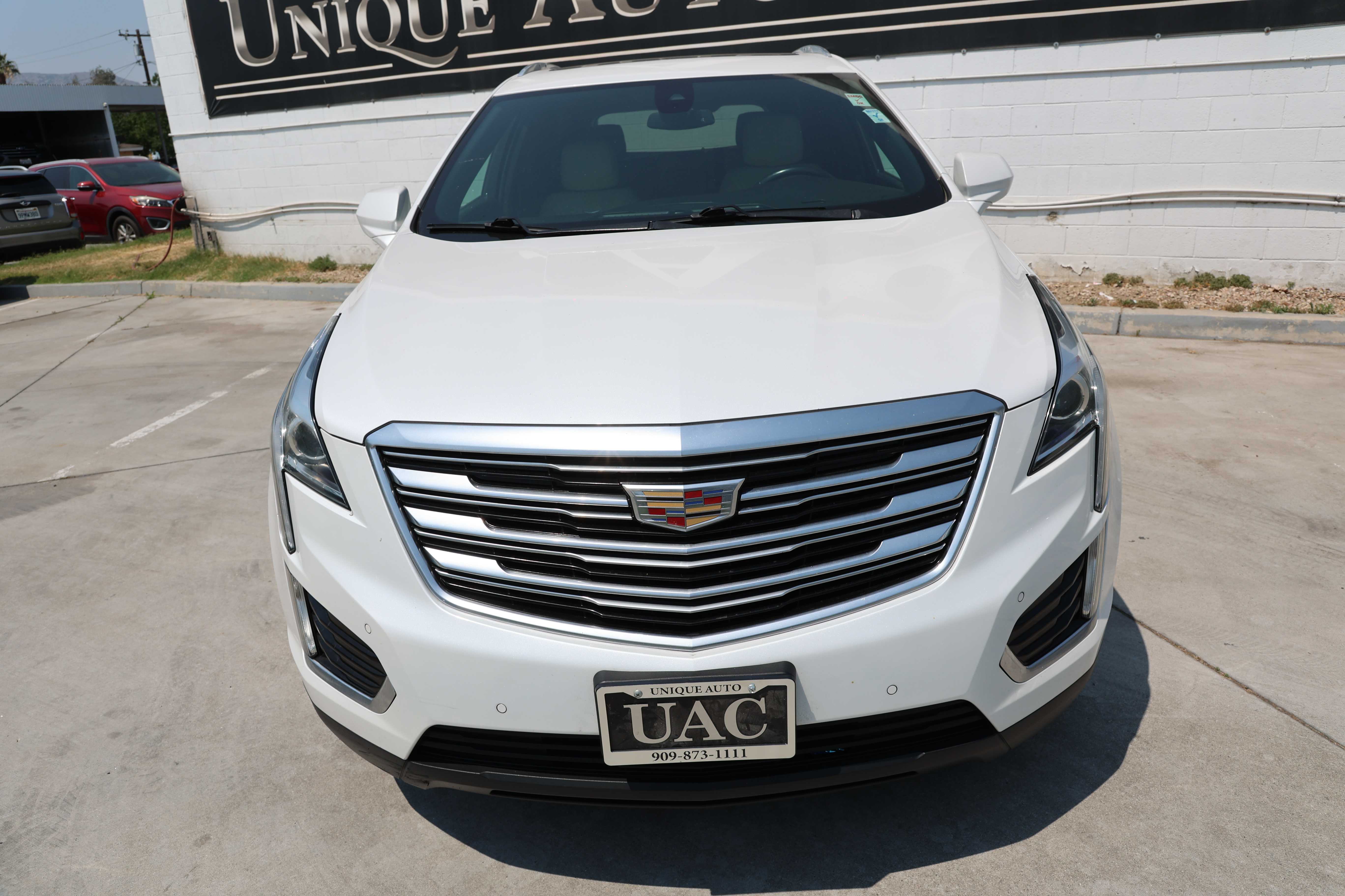 WHITE, 2017 CADILLAC XT5 Thumnail Image 2