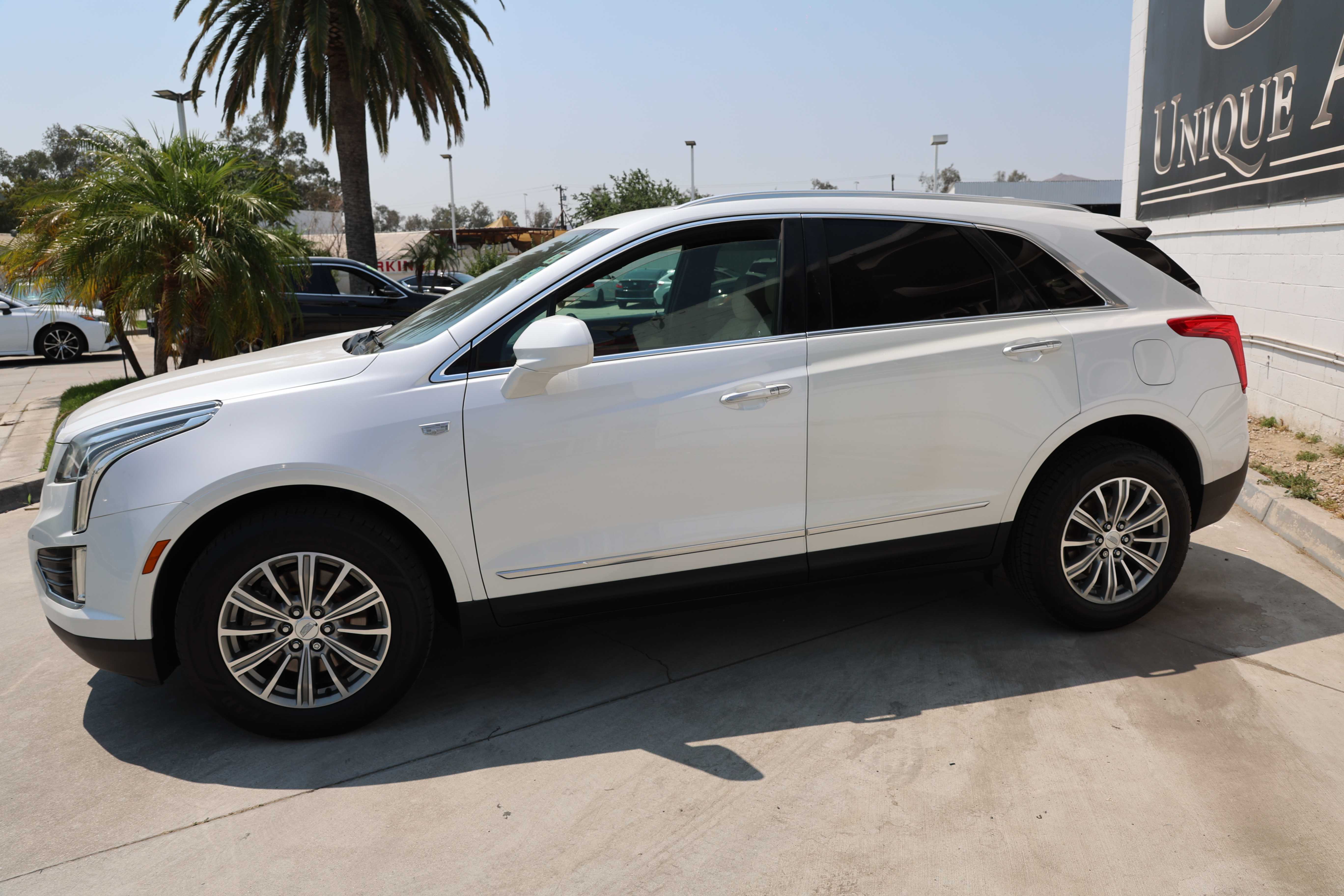 WHITE, 2017 CADILLAC XT5 Thumnail Image 5