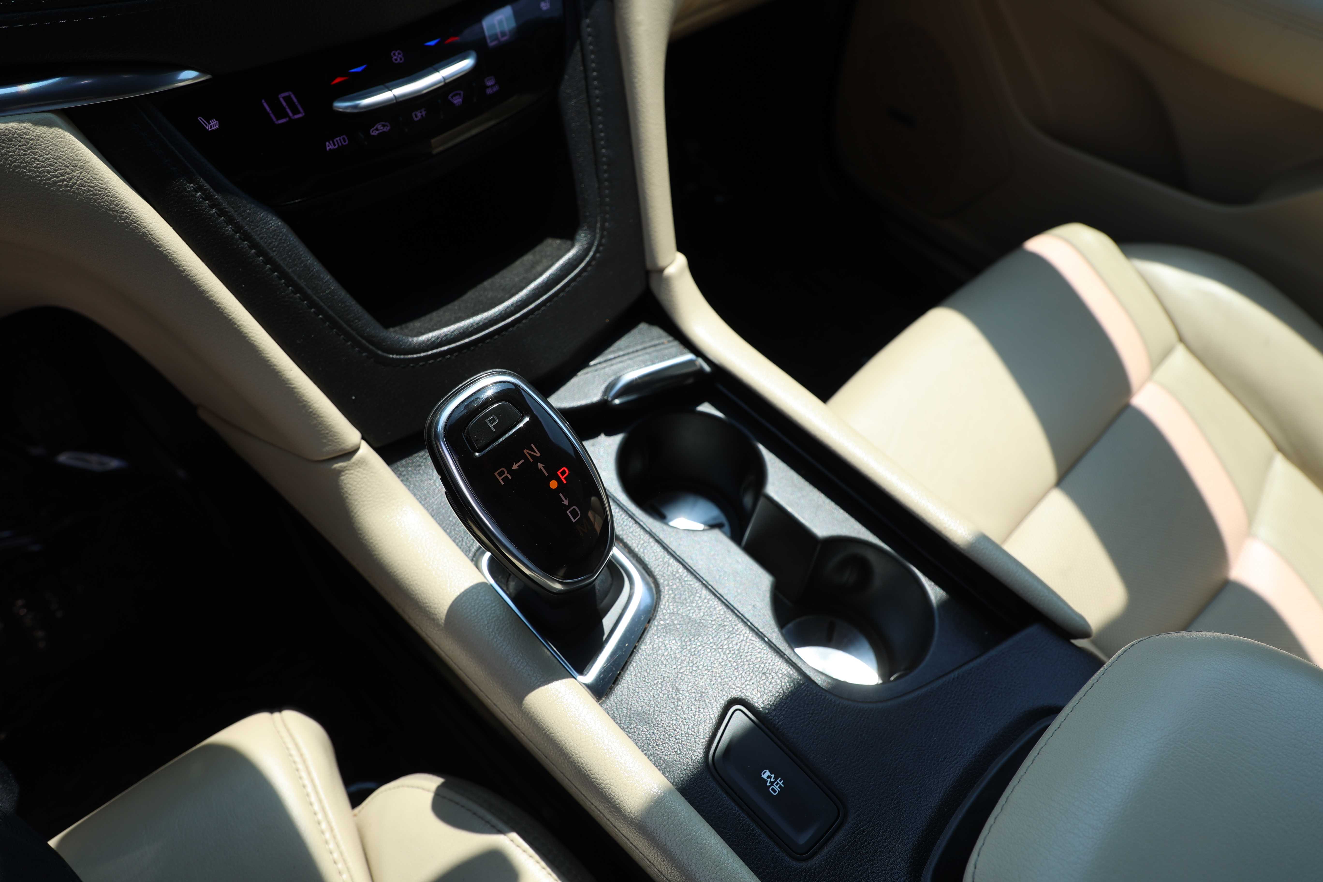 WHITE, 2017 CADILLAC XT5 Thumnail Image 12
