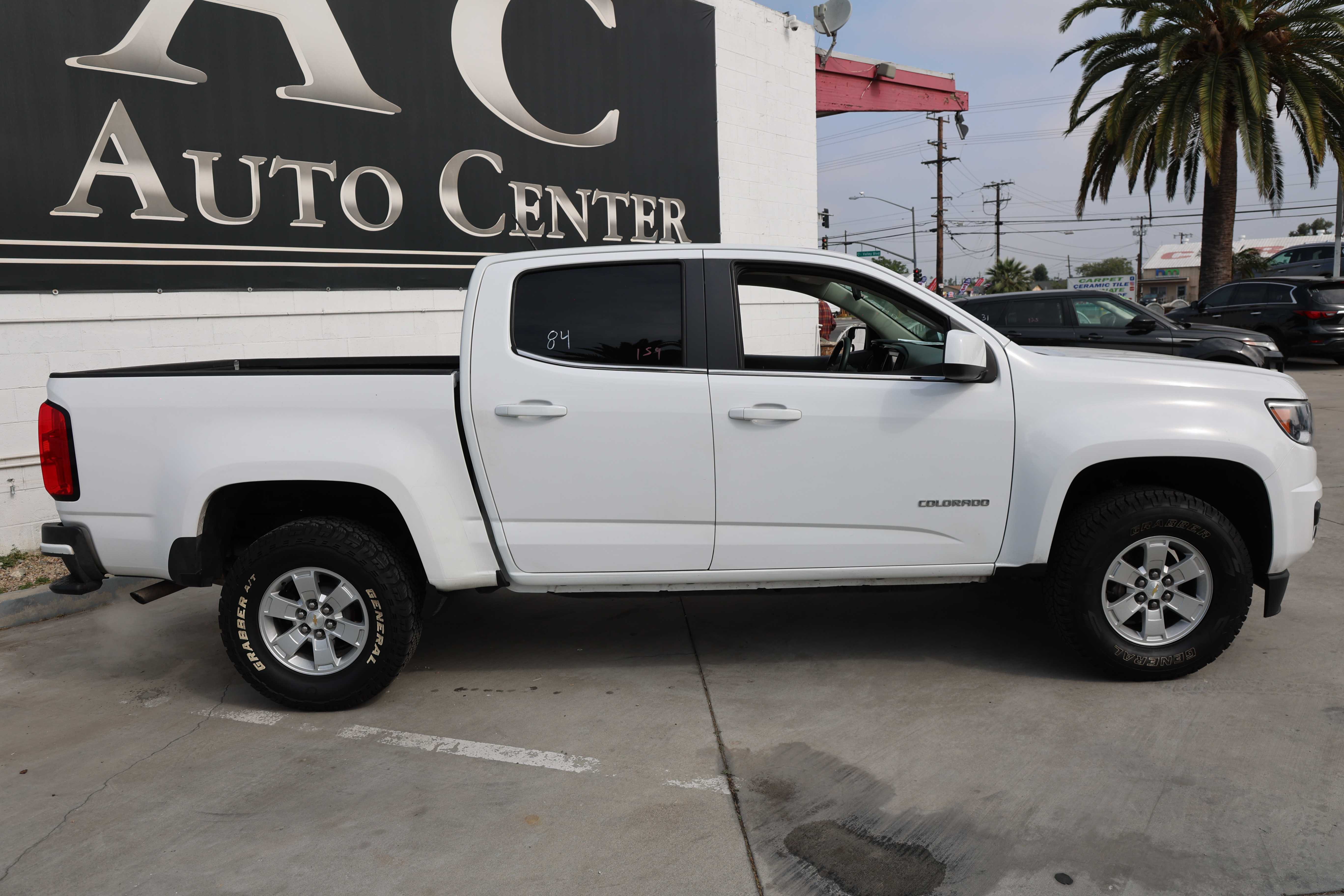 WHITE, 2018 CHEVROLET COLORADO CREW CAB Thumnail Image 4