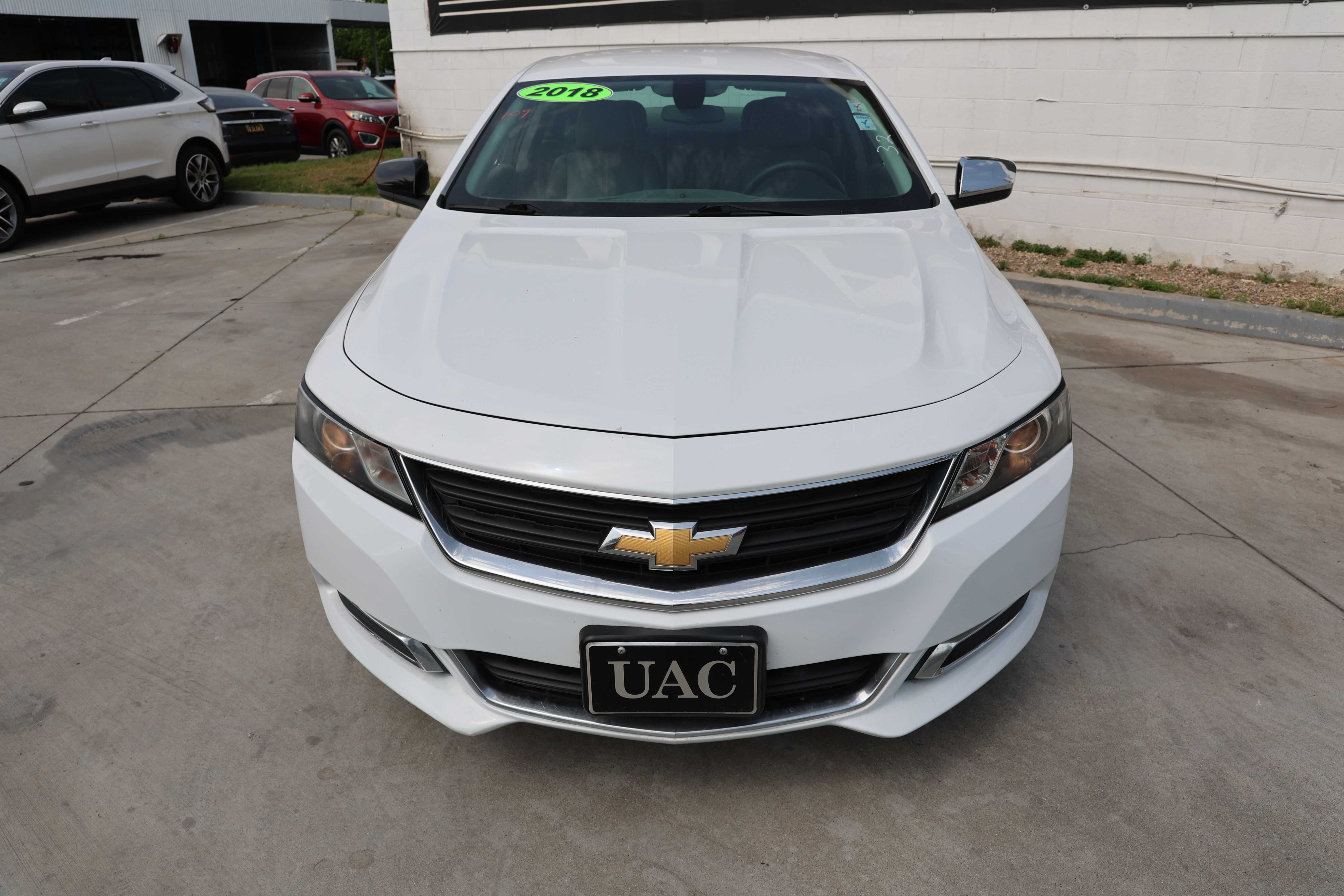WHITE, 2018 CHEVROLET IMPALA Thumnail Image 2