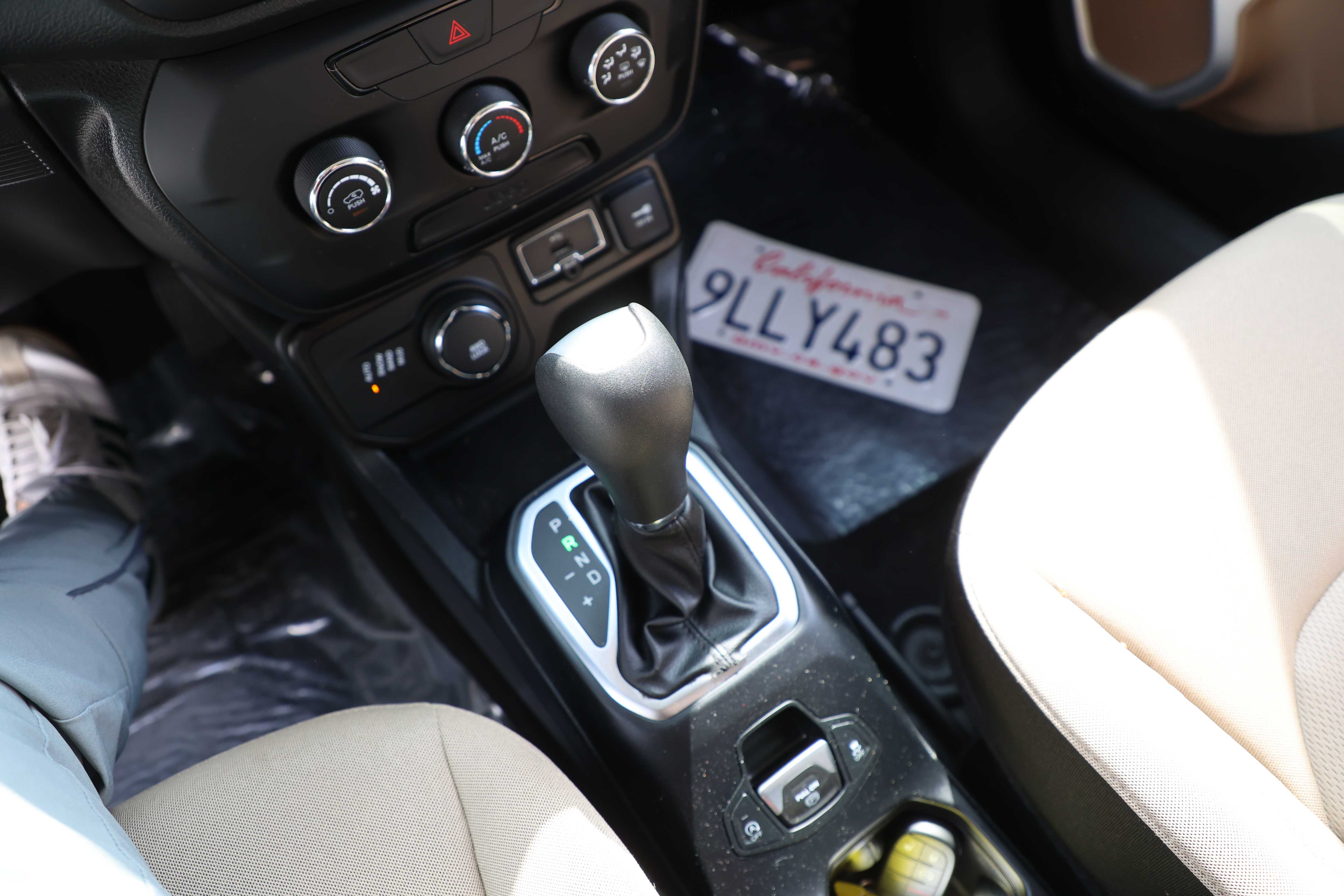 BLACK, 2019 JEEP RENEGADE Thumnail Image 12