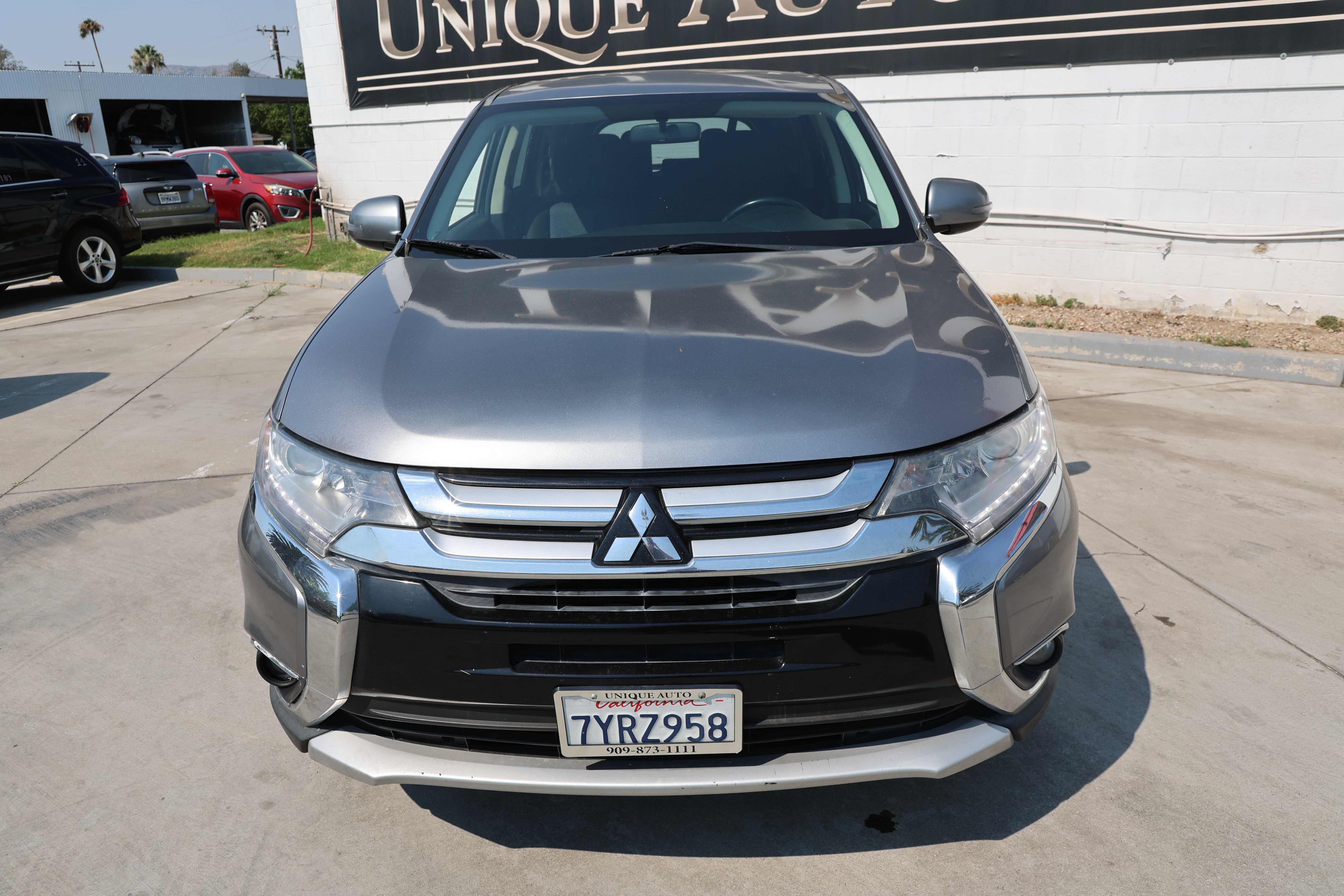 GRAY, 2017 MITSUBISHI OUTLANDER Thumnail Image 2