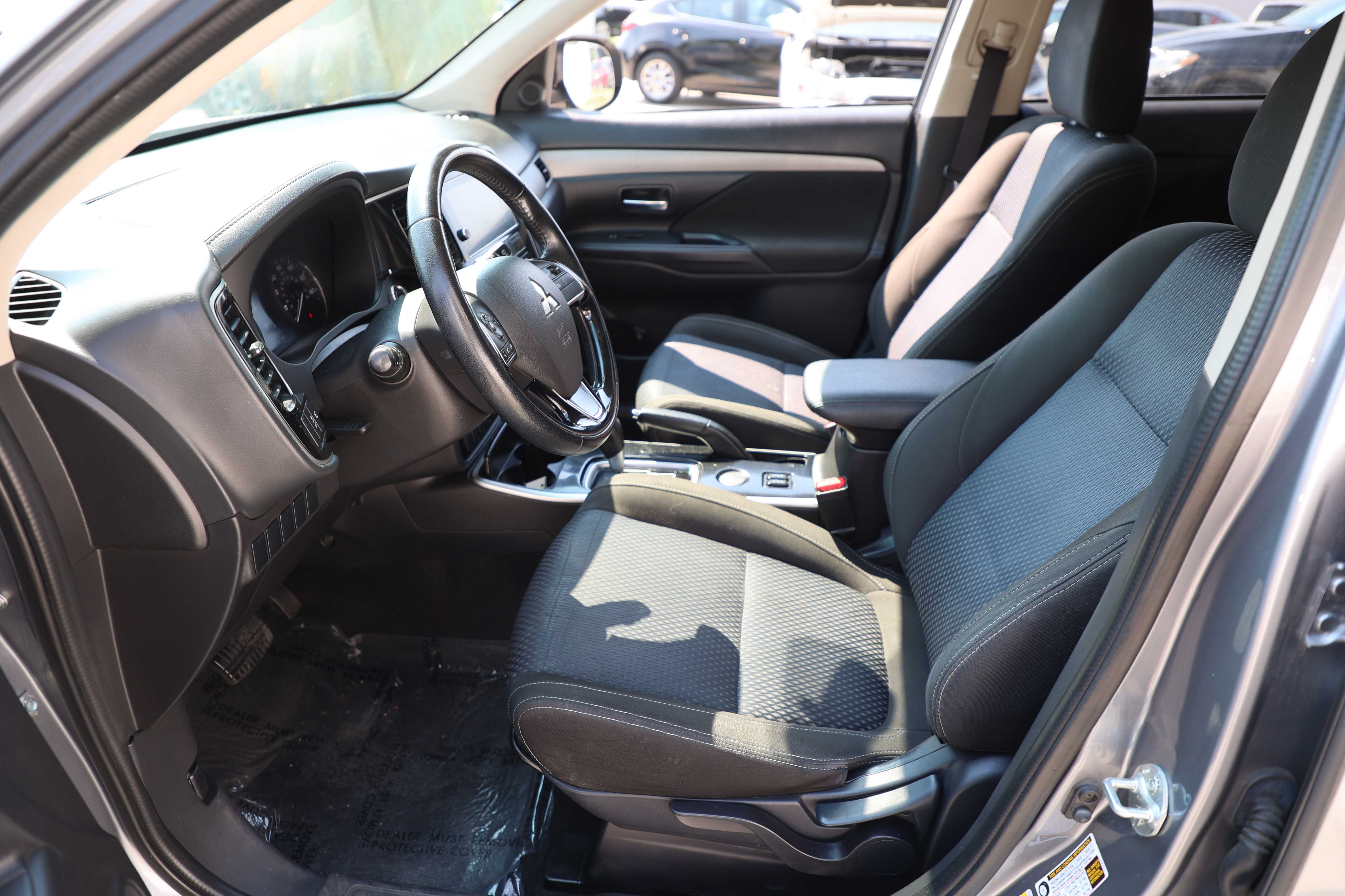 GRAY, 2017 MITSUBISHI OUTLANDER Thumnail Image 6