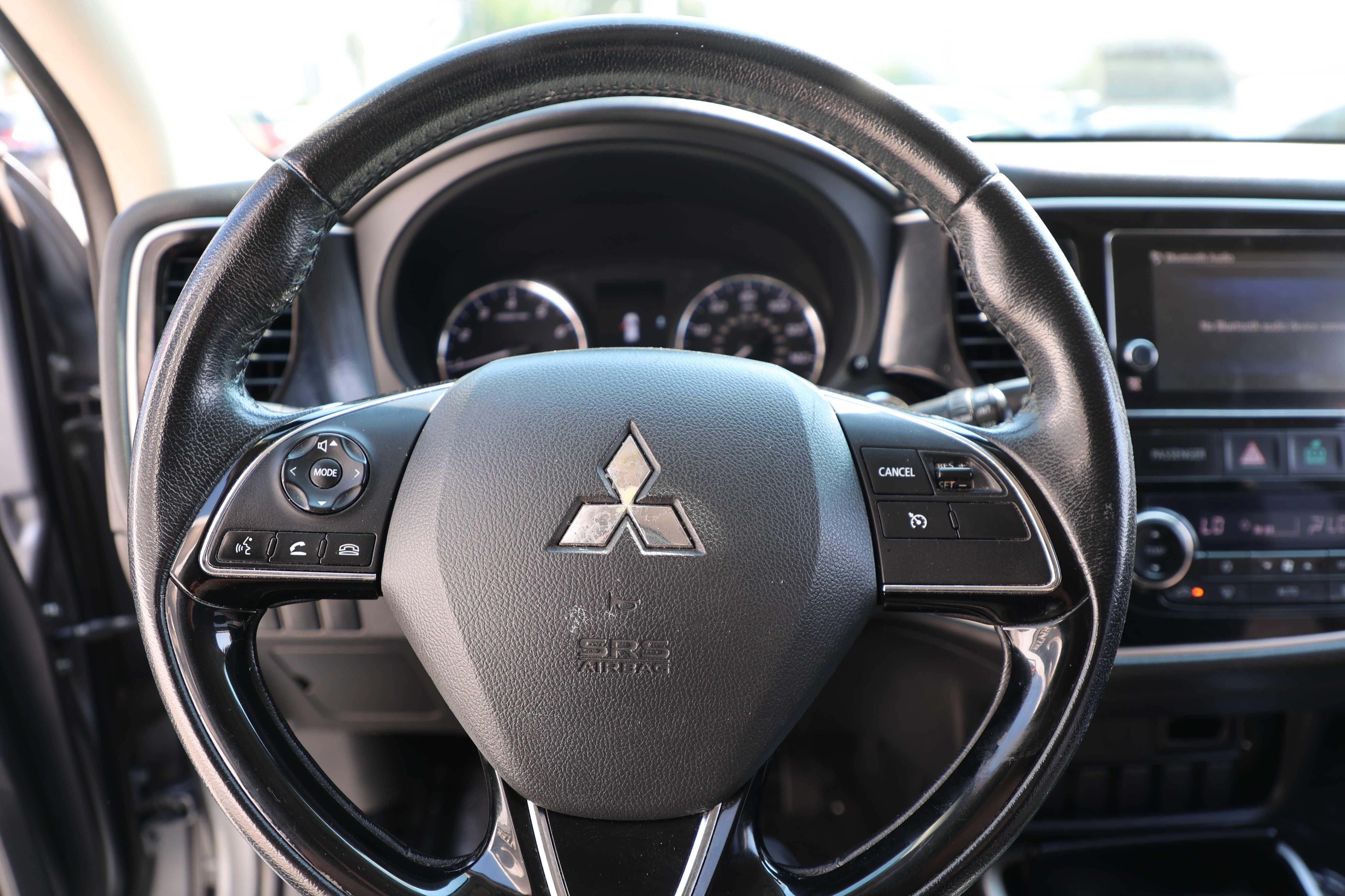 GRAY, 2017 MITSUBISHI OUTLANDER Thumnail Image 9