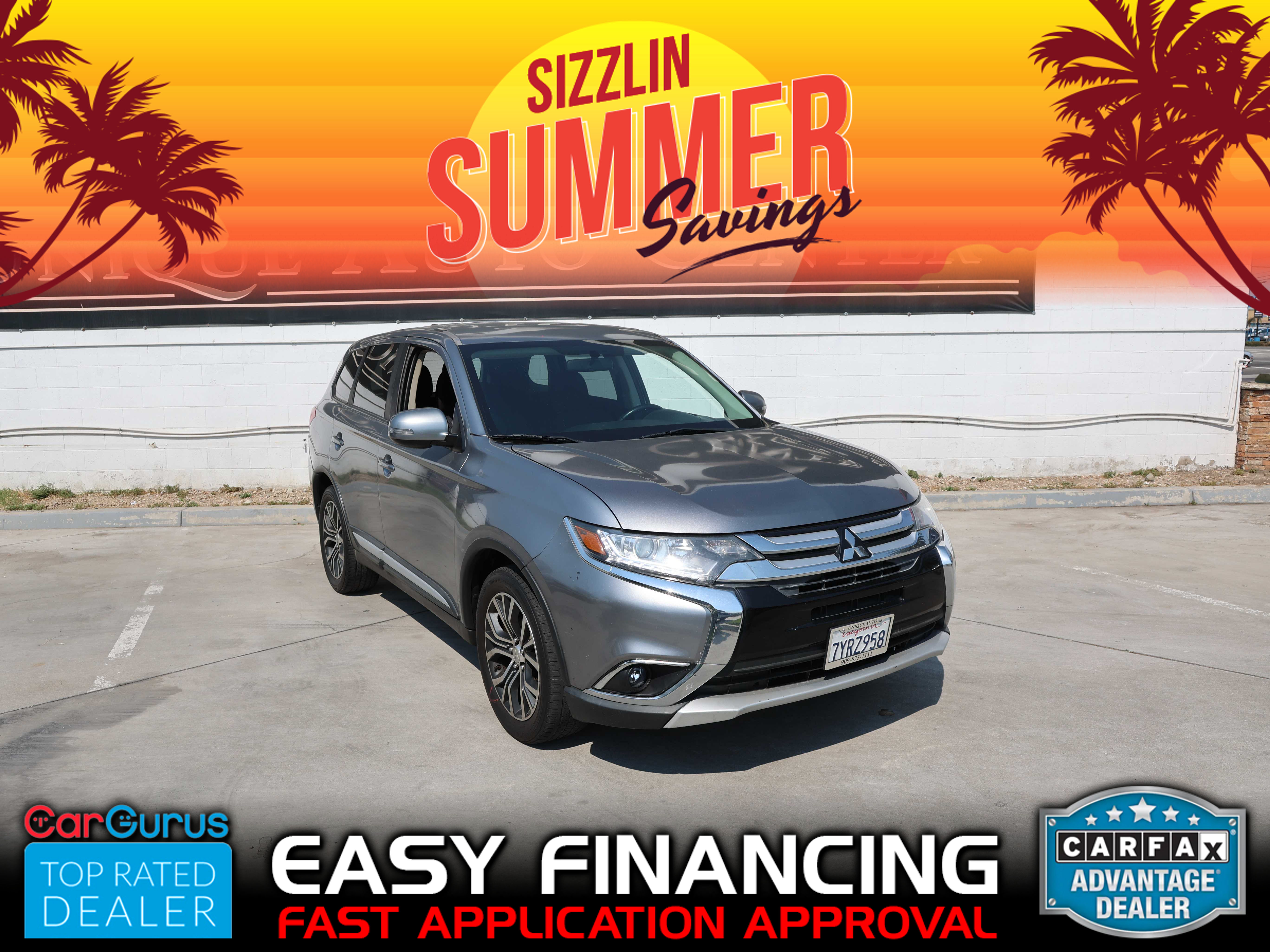 GRAY, 2017 MITSUBISHI OUTLANDER Image 1