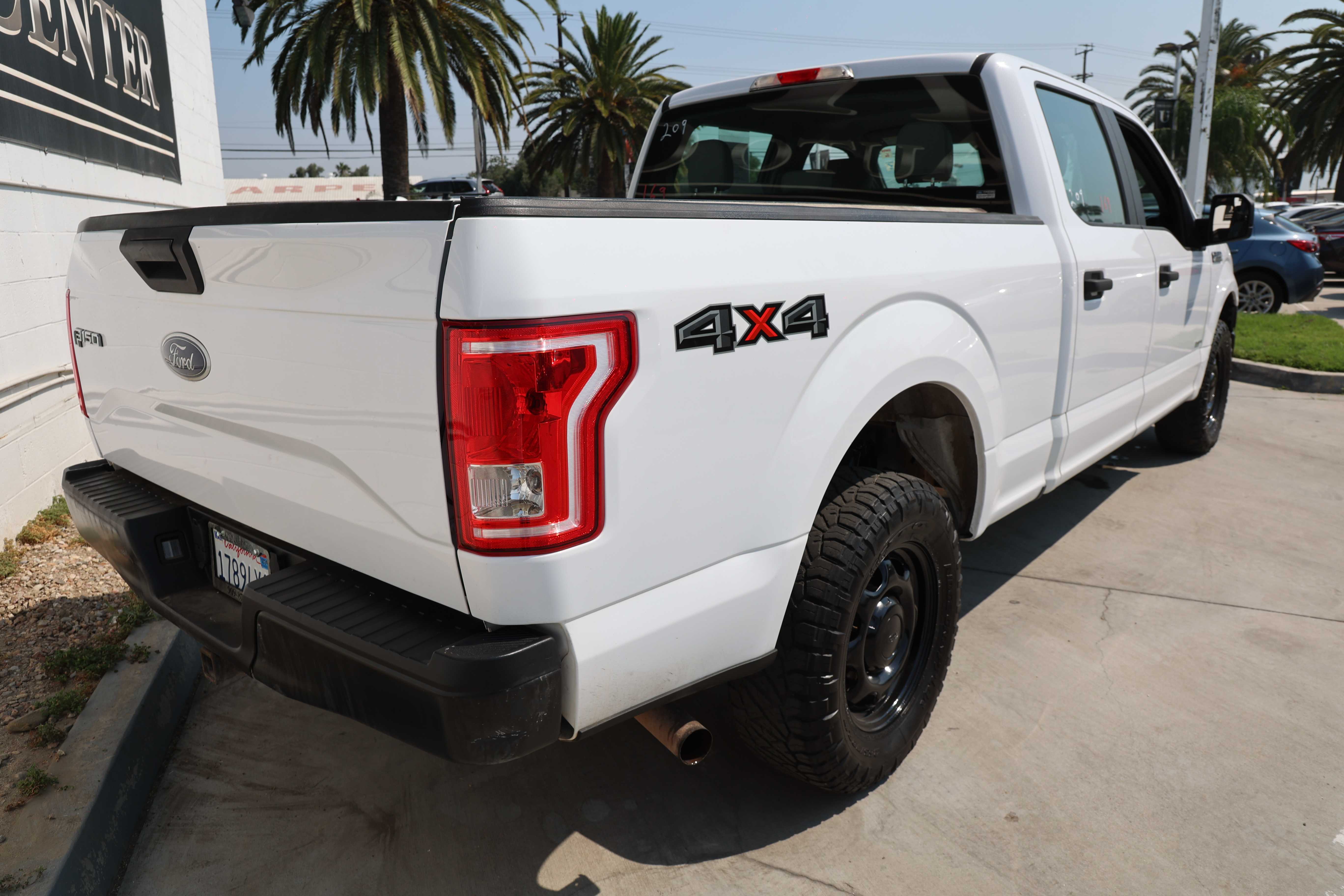 WHITE, 2016 FORD F150 SUPERCREW CAB Thumnail Image 4