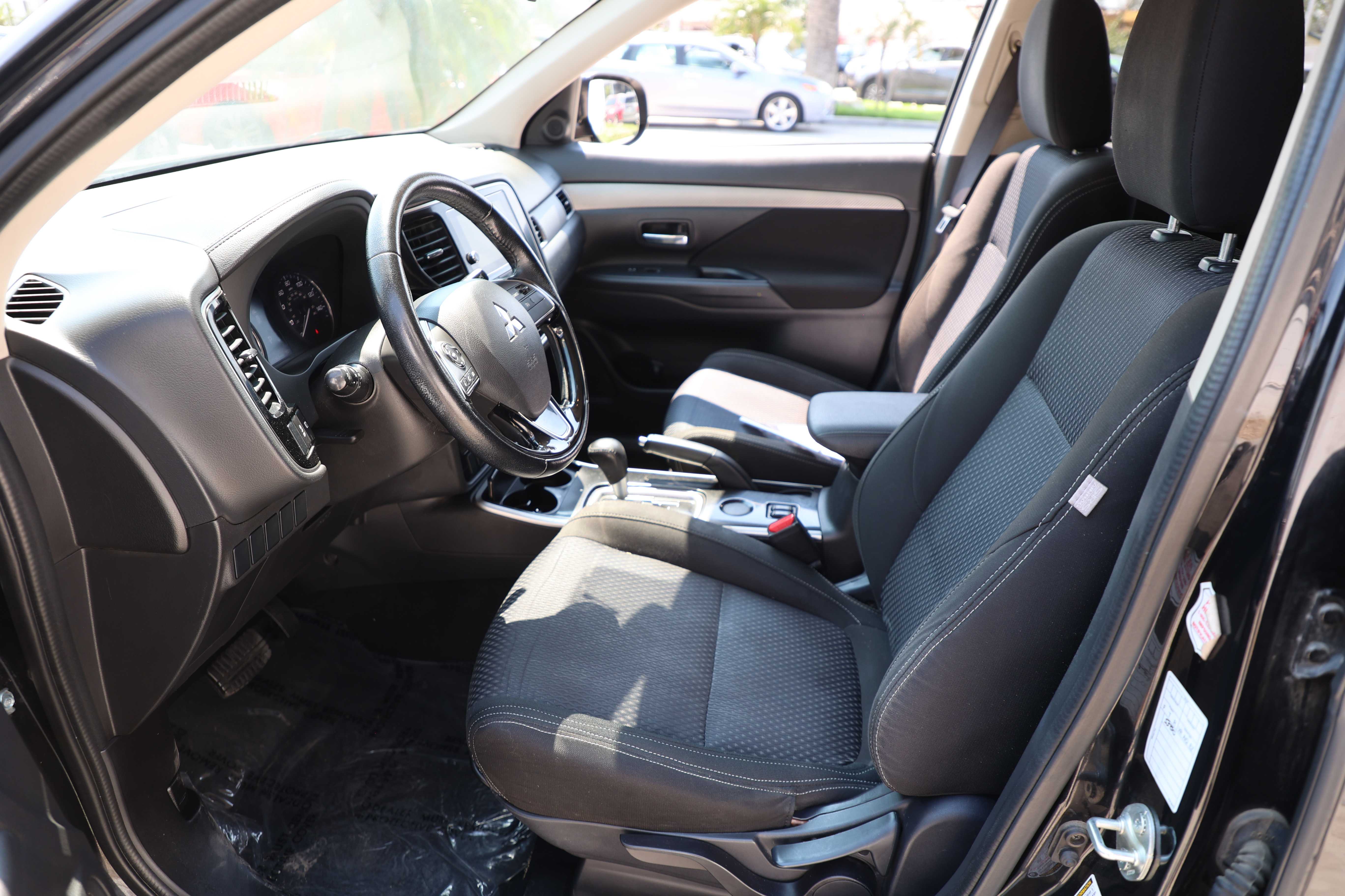 BLACK, 2017 MITSUBISHI OUTLANDER Thumnail Image 6