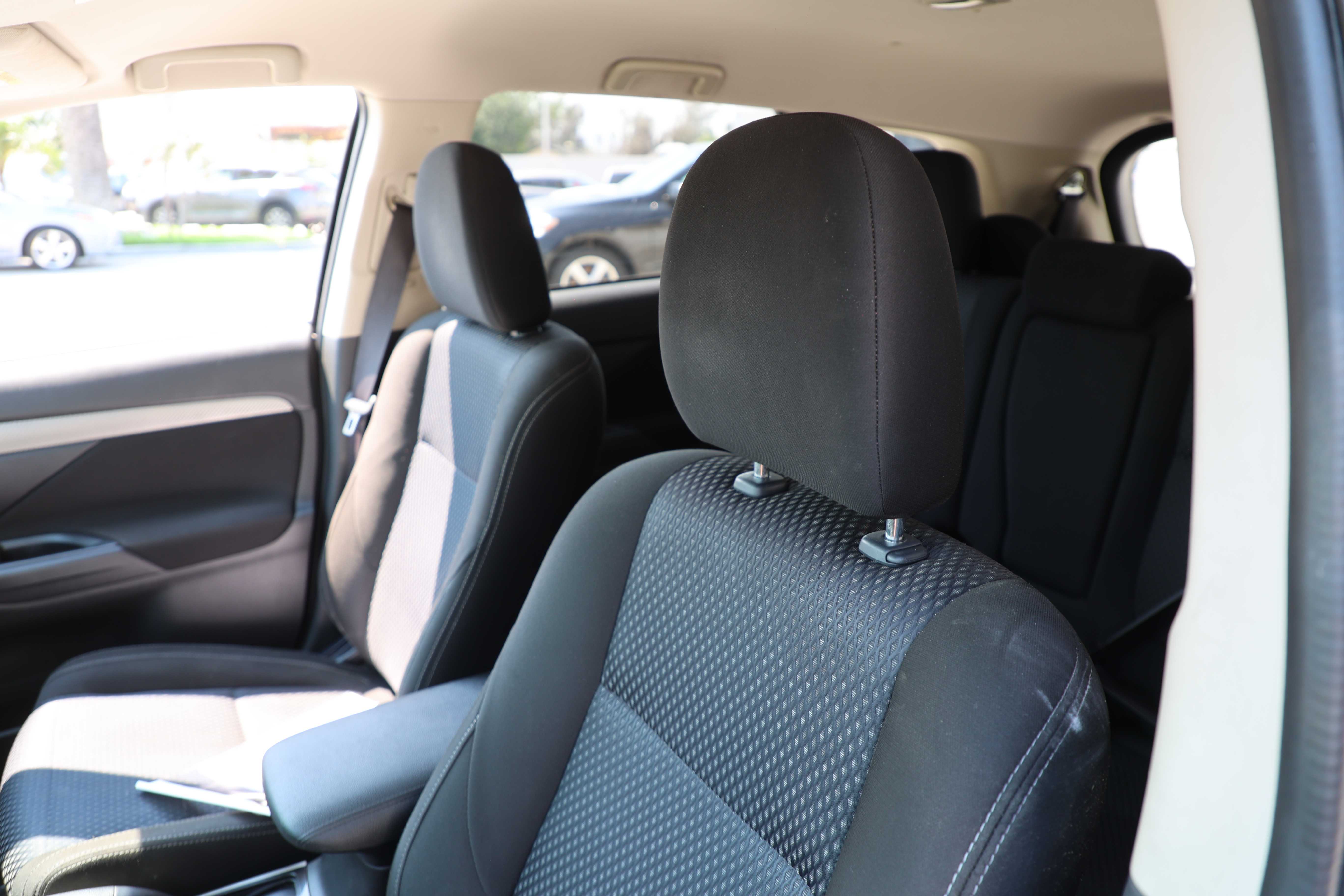 BLACK, 2017 MITSUBISHI OUTLANDER Thumnail Image 7