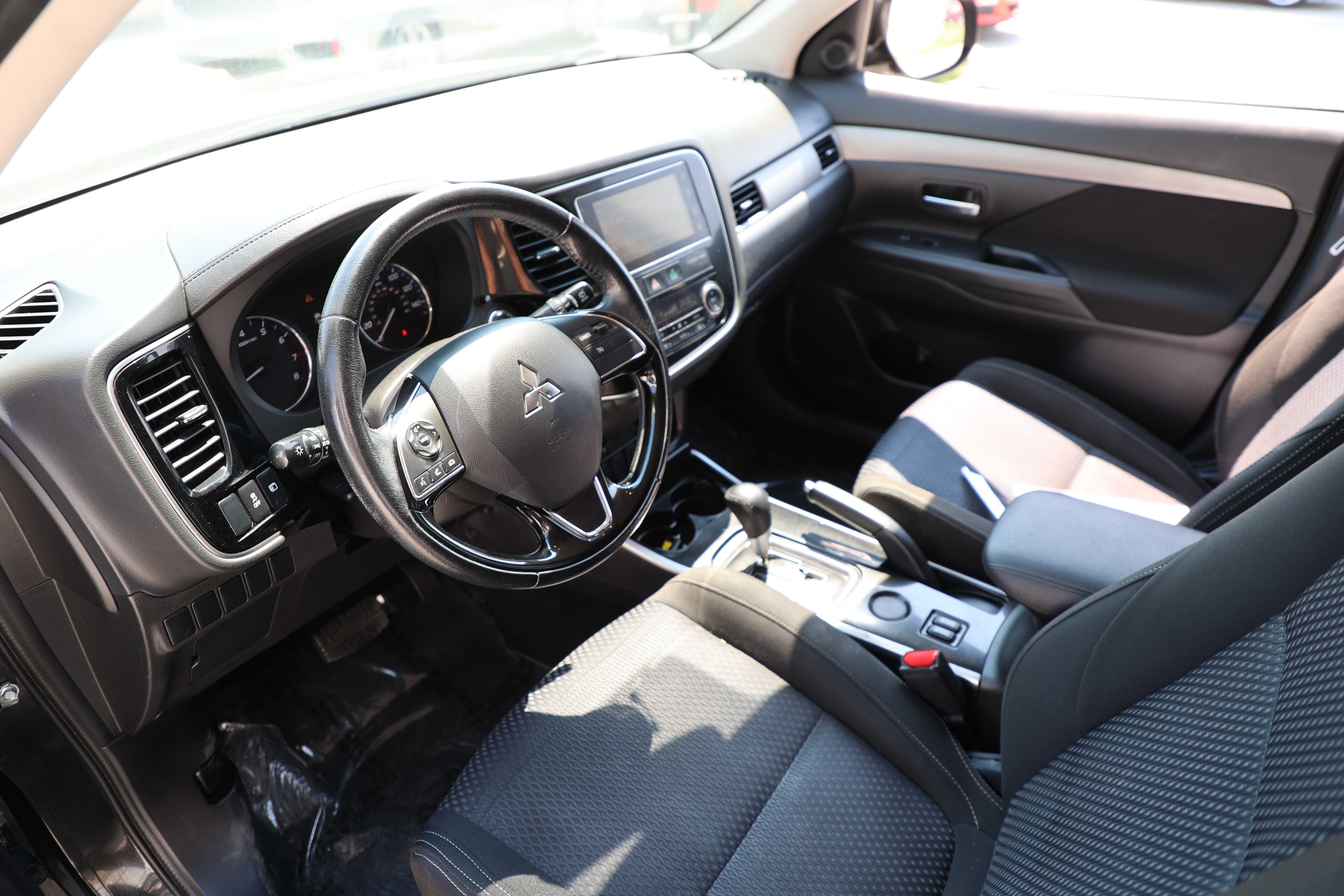 BLACK, 2017 MITSUBISHI OUTLANDER Thumnail Image 8