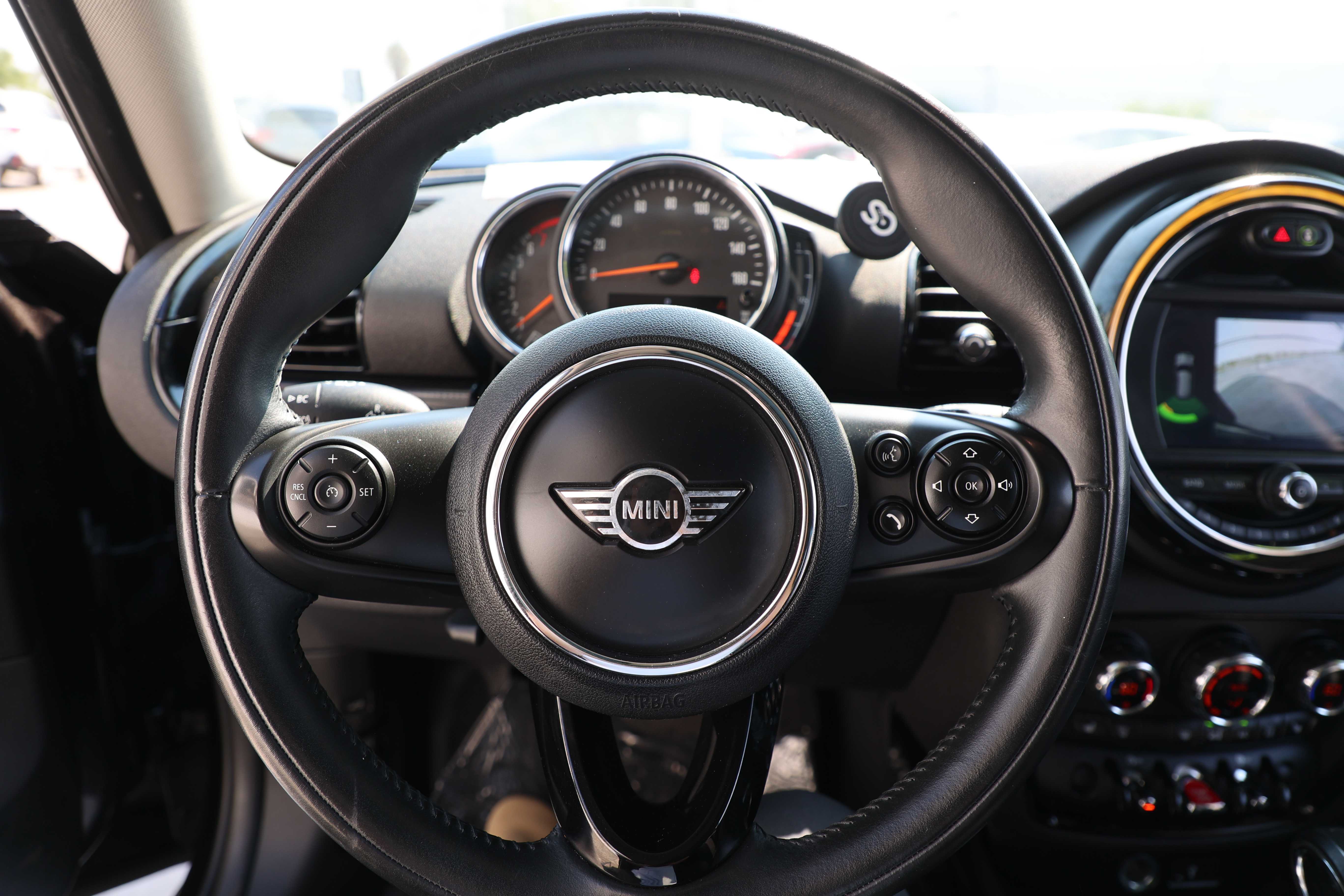 BLACK, 2019 MINI CLUBMAN Thumnail Image 9