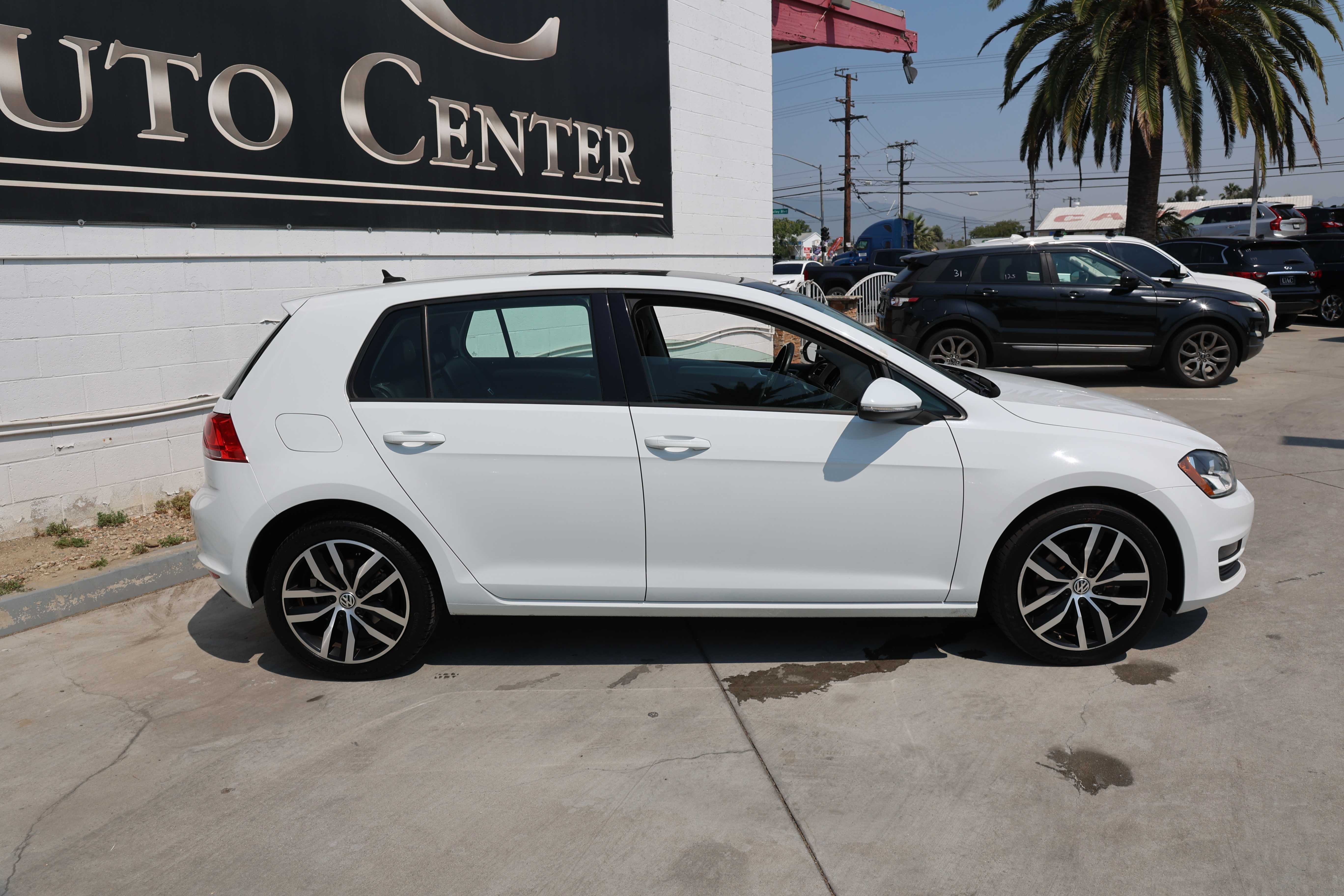 WHITE, 2016 VOLKSWAGEN GOLF Thumnail Image 4