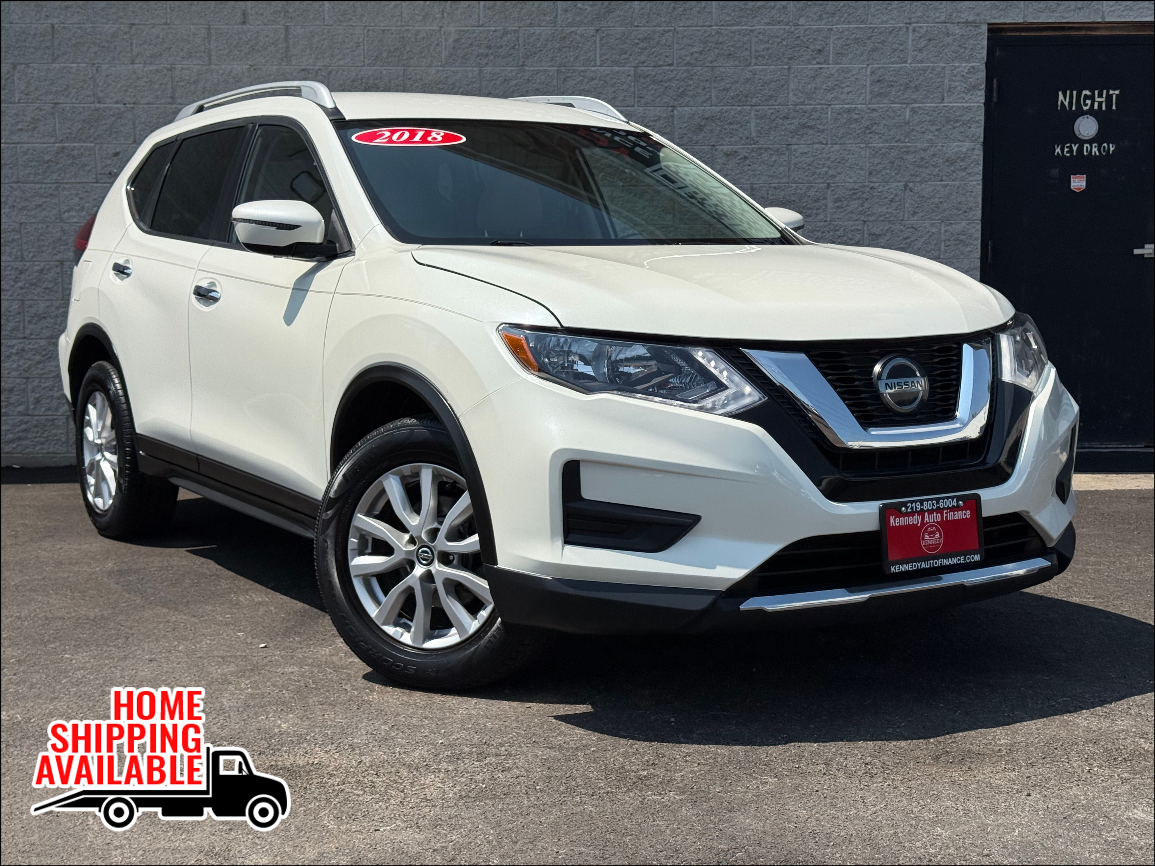 WHITE, 2018 NISSAN ROGUE Image 