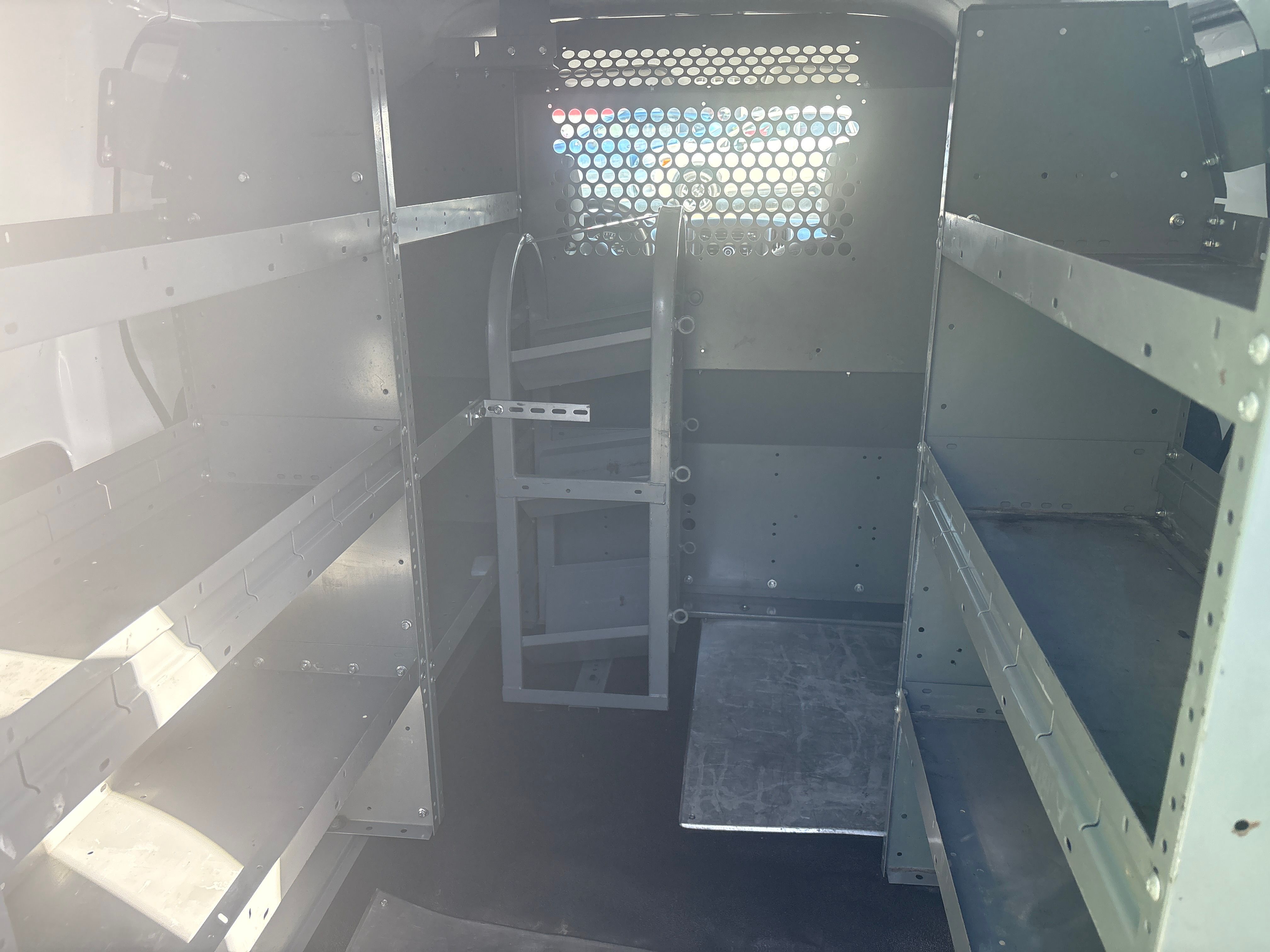 WHITE, 2017 CHEVROLET CITY EXPRESS Image 9