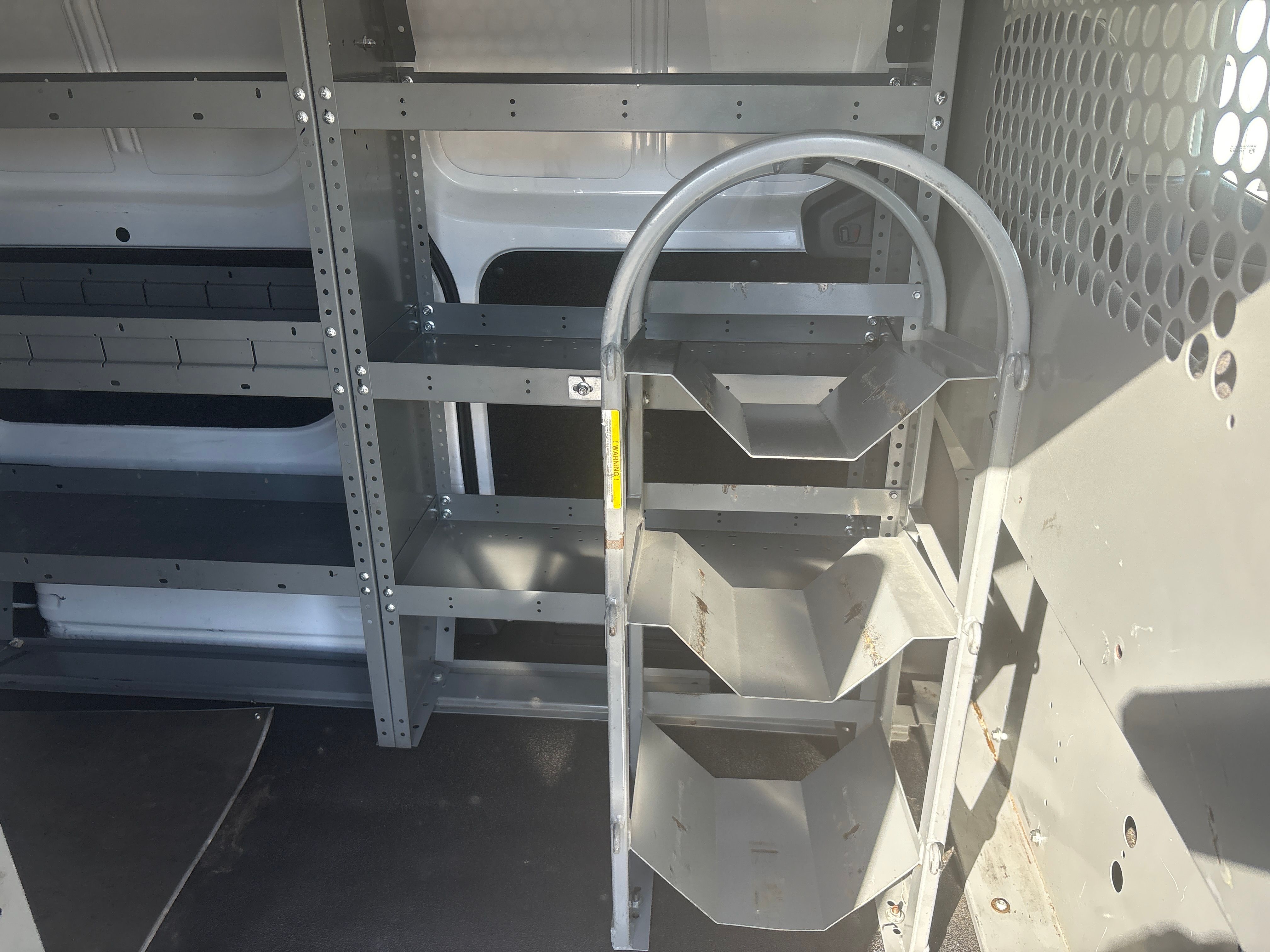WHITE, 2017 CHEVROLET CITY EXPRESS Image 10
