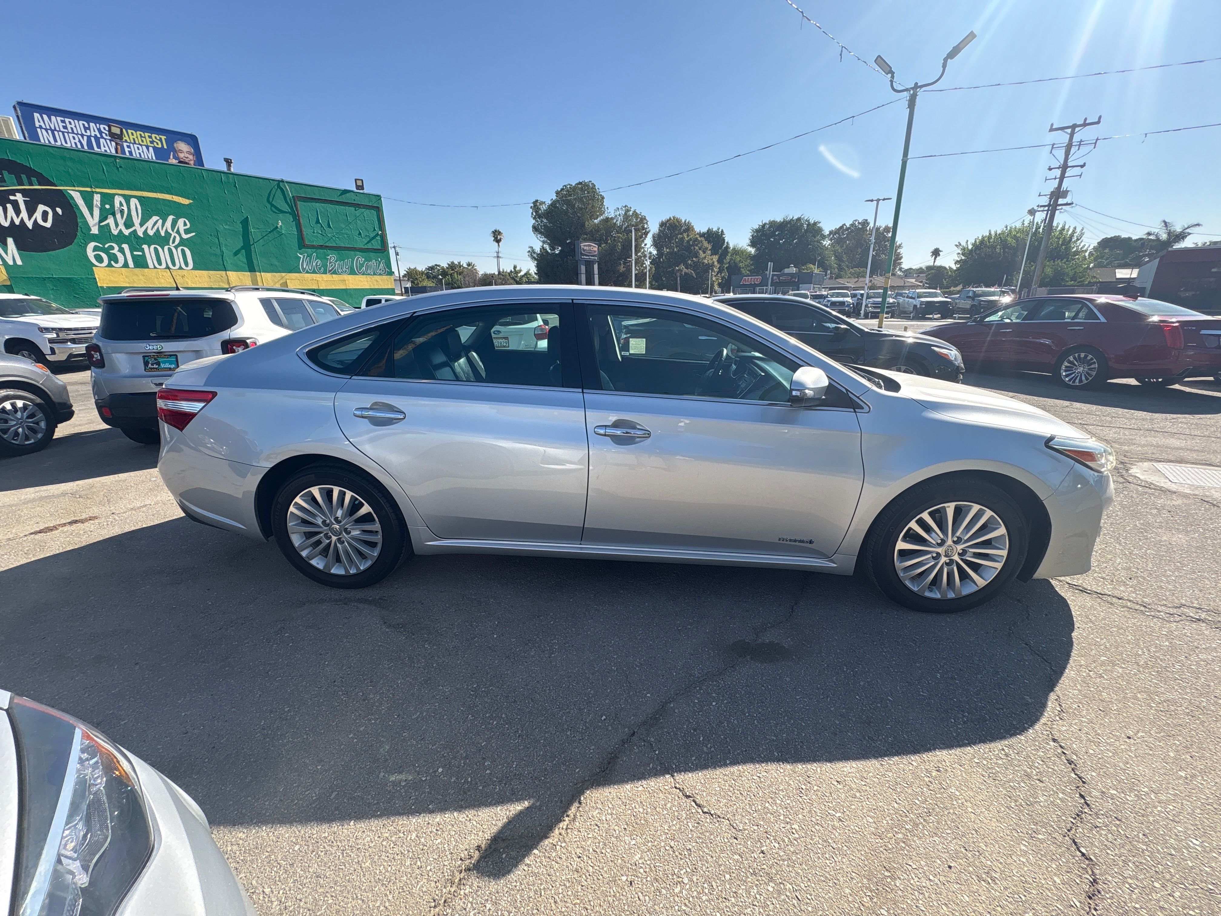 SILVER, 2013 TOYOTA AVALON Image 4