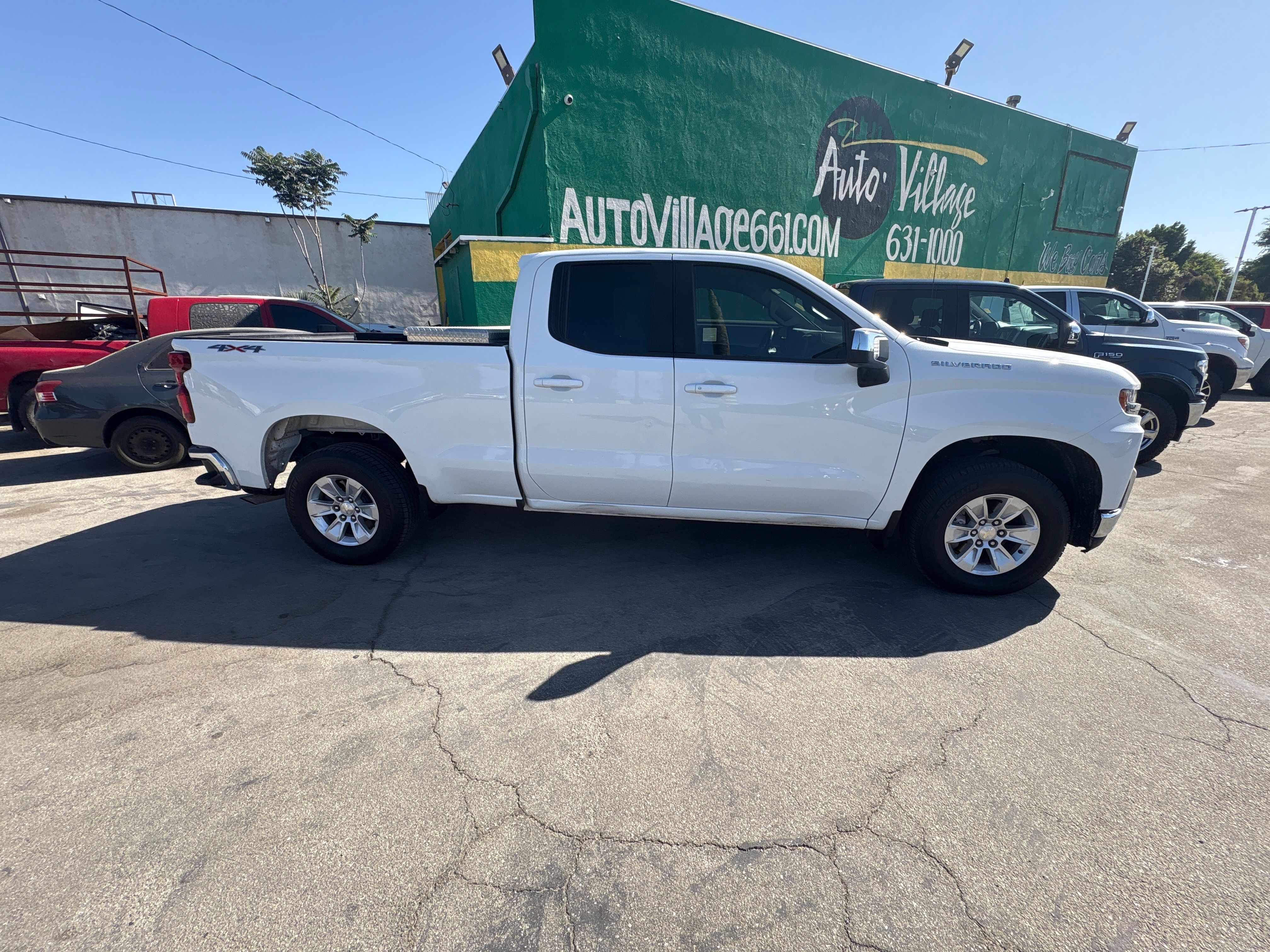 WHITE, 2020 CHEVROLET SILVERADO 1500 DOUBLE CAB Thumnail Image 4