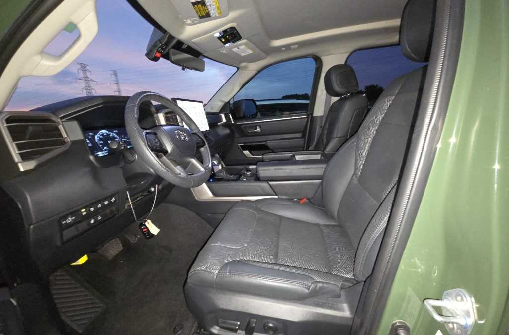 2023 TOYOTA TUNDRA HYBRID CREWMAX Thumnail Image 17