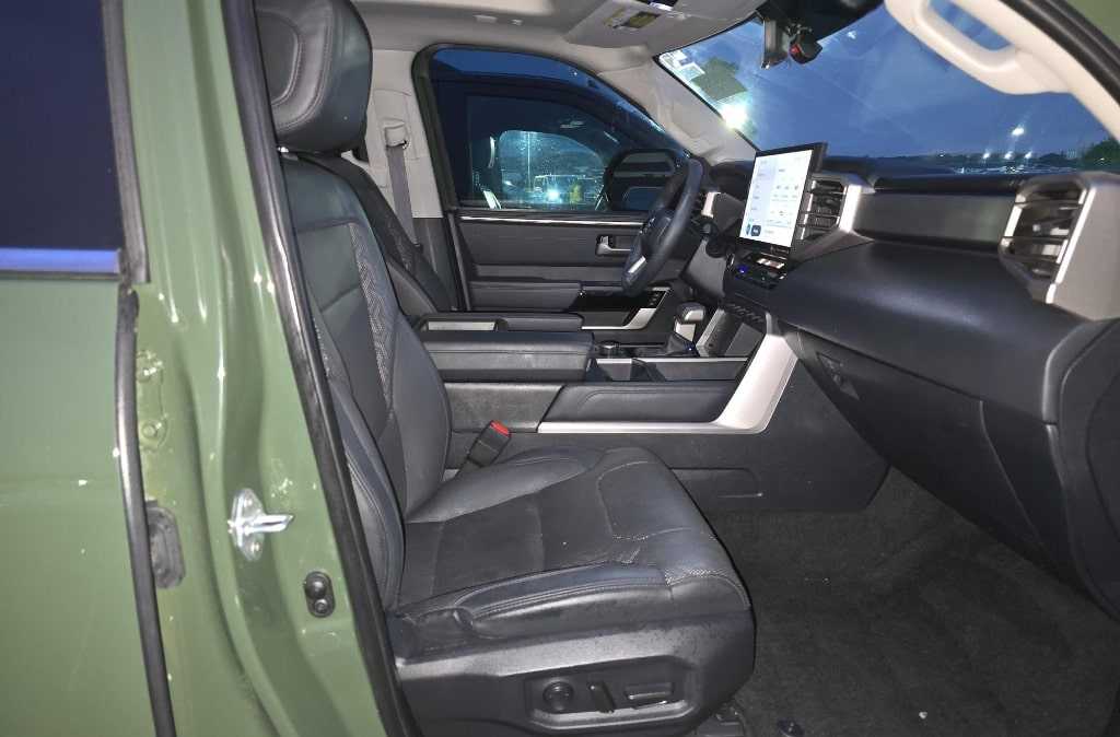 2023 TOYOTA TUNDRA HYBRID CREWMAX Thumnail Image 11