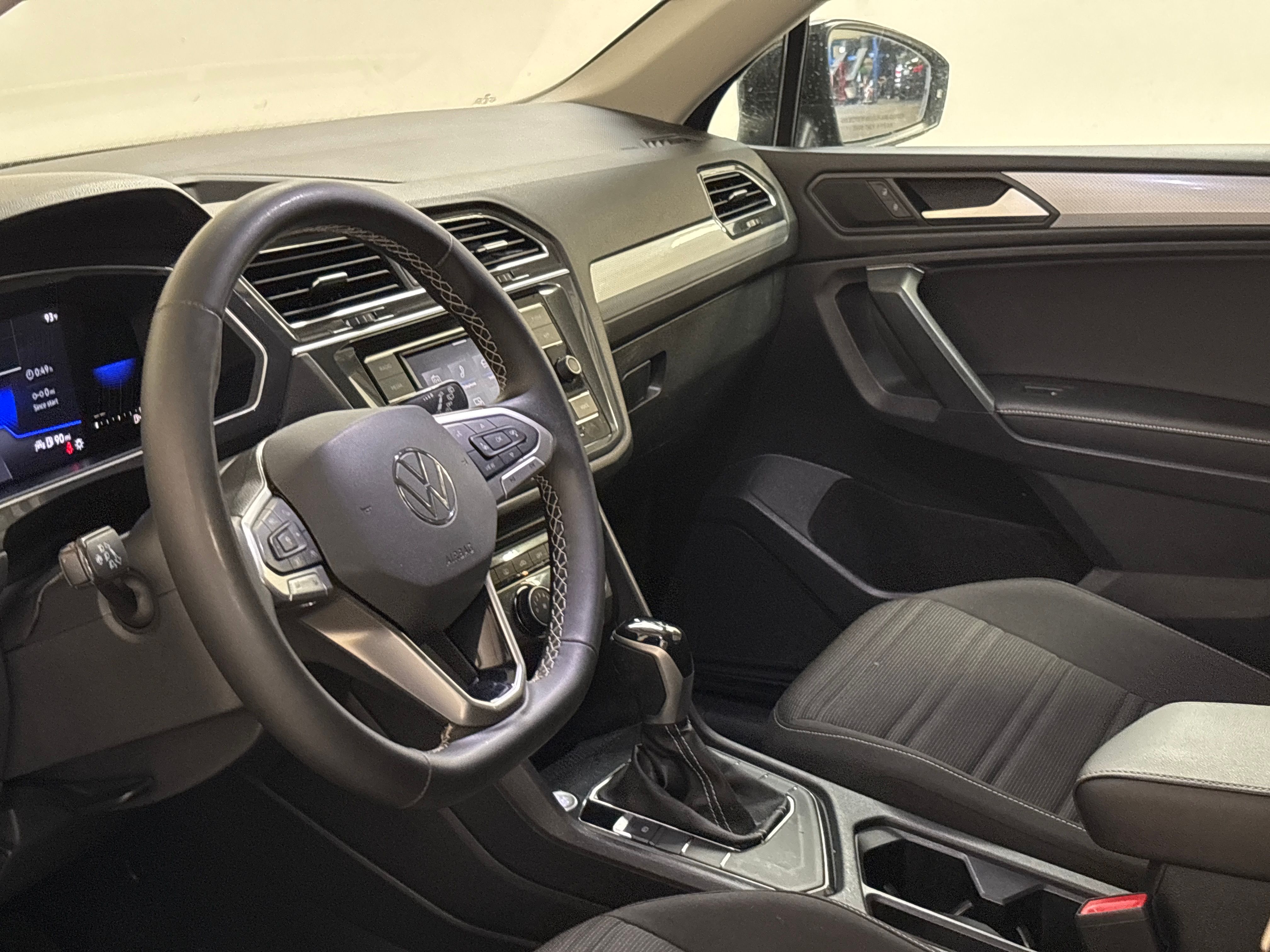BLACK, 2022 VOLKSWAGEN TIGUAN/IQ DRIVE PACKAGE/CONVENIENC PKG Thumnail Image 8