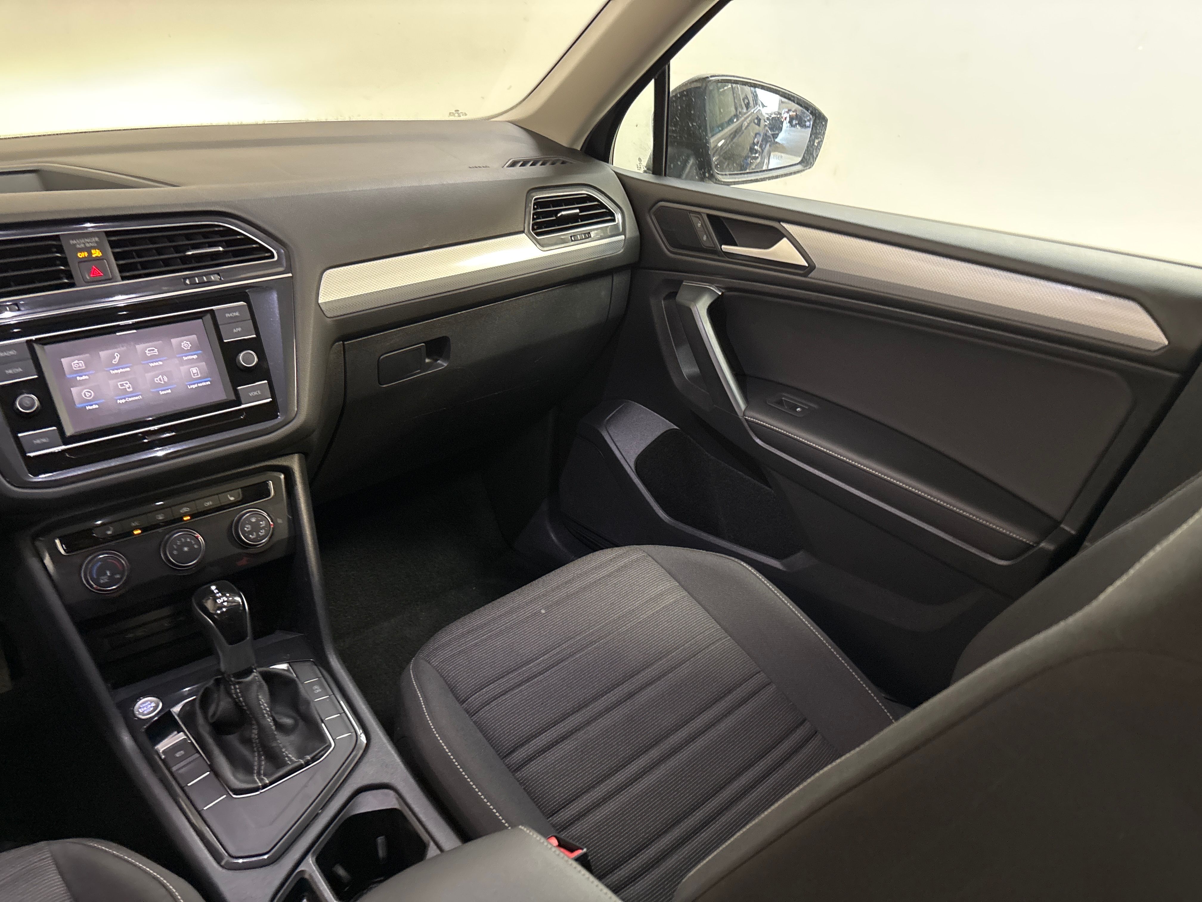 BLACK, 2022 VOLKSWAGEN TIGUAN/IQ DRIVE PACKAGE/CONVENIENC PKG Thumnail Image 12