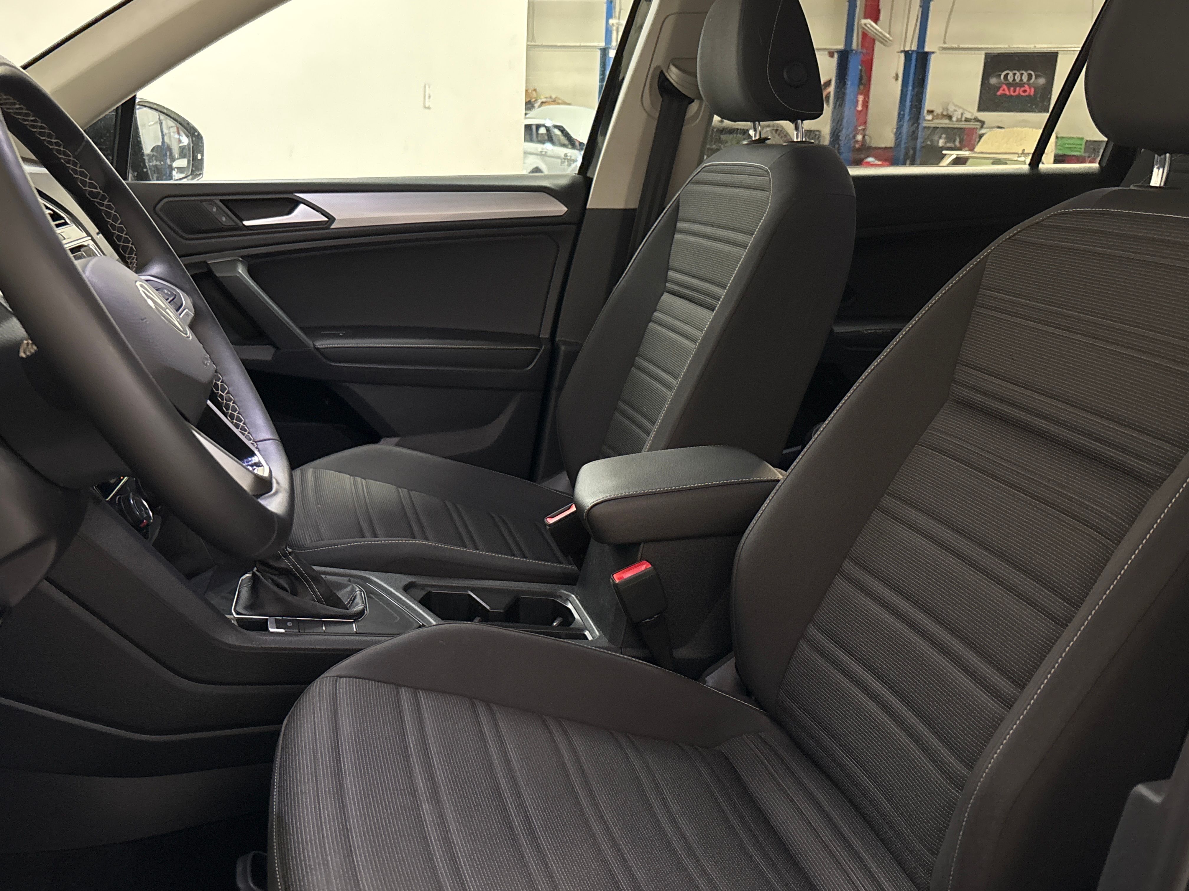 BLACK, 2022 VOLKSWAGEN TIGUAN/IQ DRIVE PACKAGE/CONVENIENC PKG Thumnail Image 20