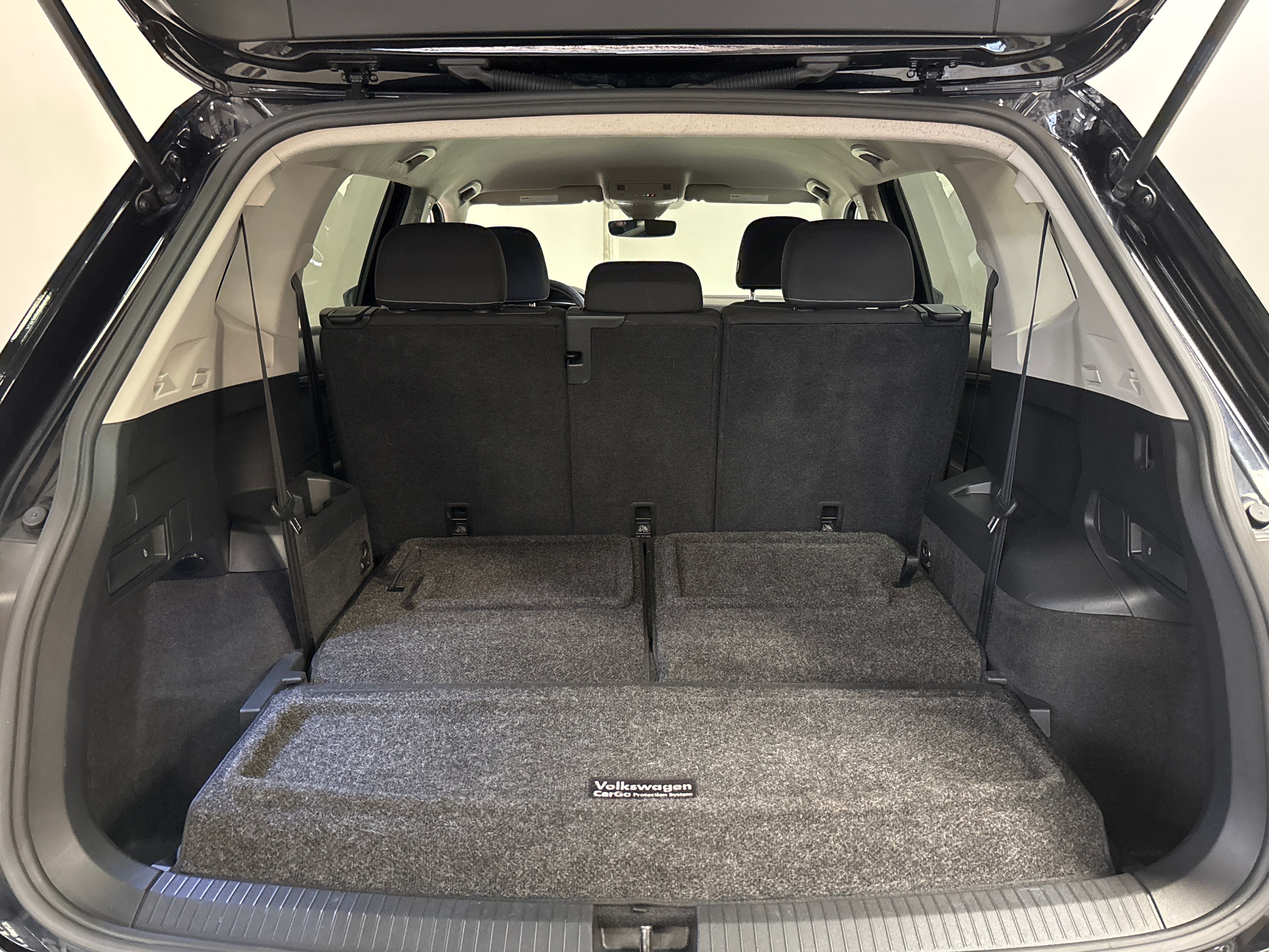 BLACK, 2022 VOLKSWAGEN TIGUAN/IQ DRIVE PACKAGE/CONVENIENC PKG Thumnail Image 27