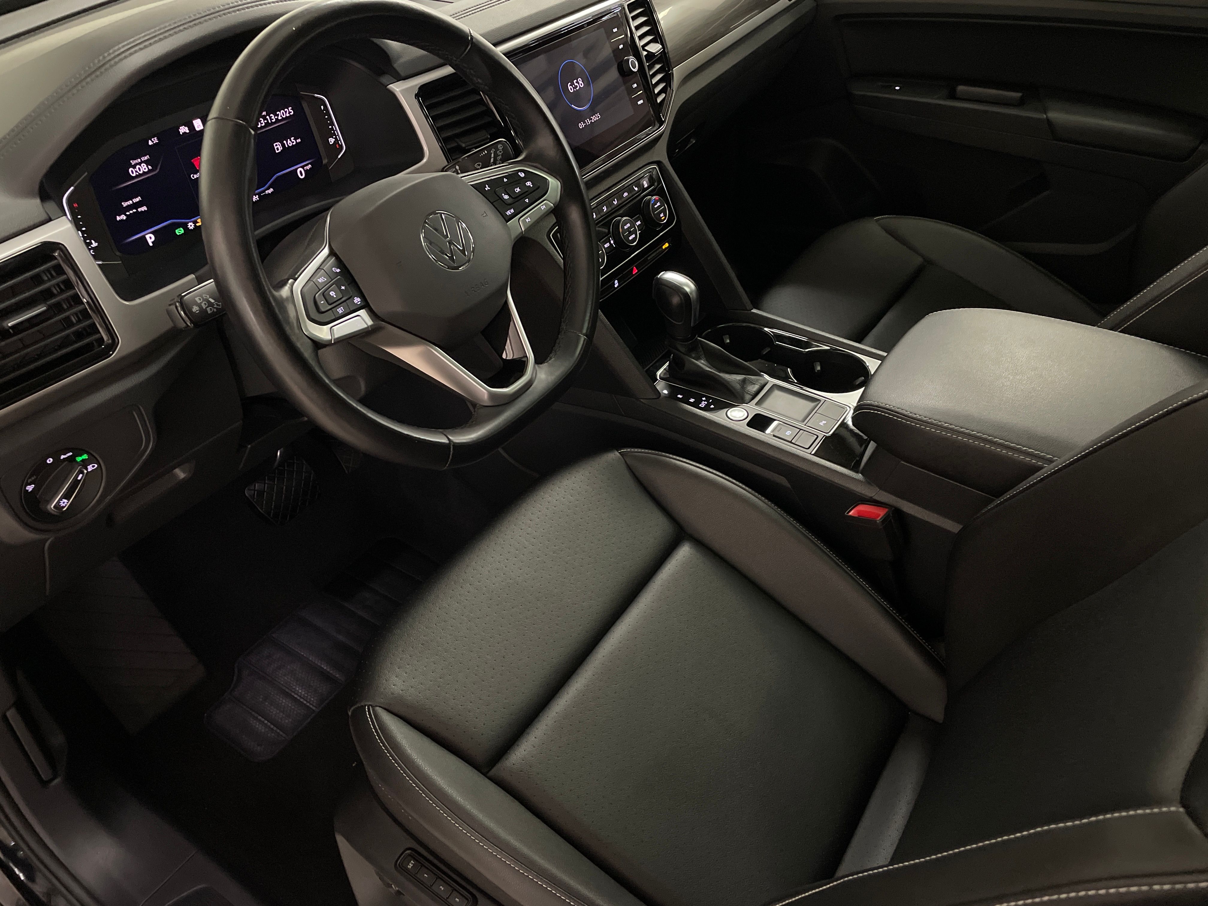2021 Volkswagen Atlas SEL photo 2