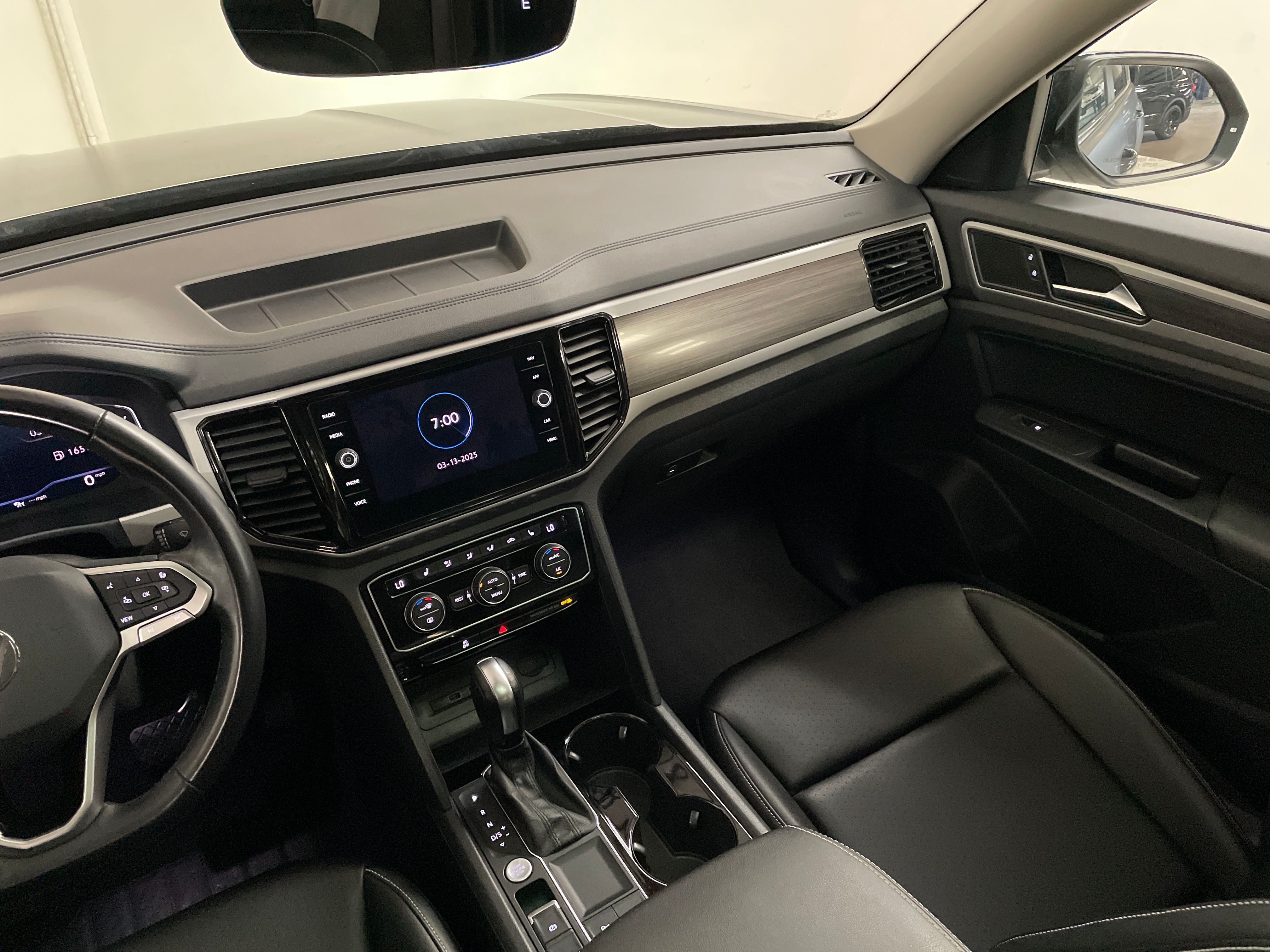 2021 Volkswagen Atlas SEL photo 5