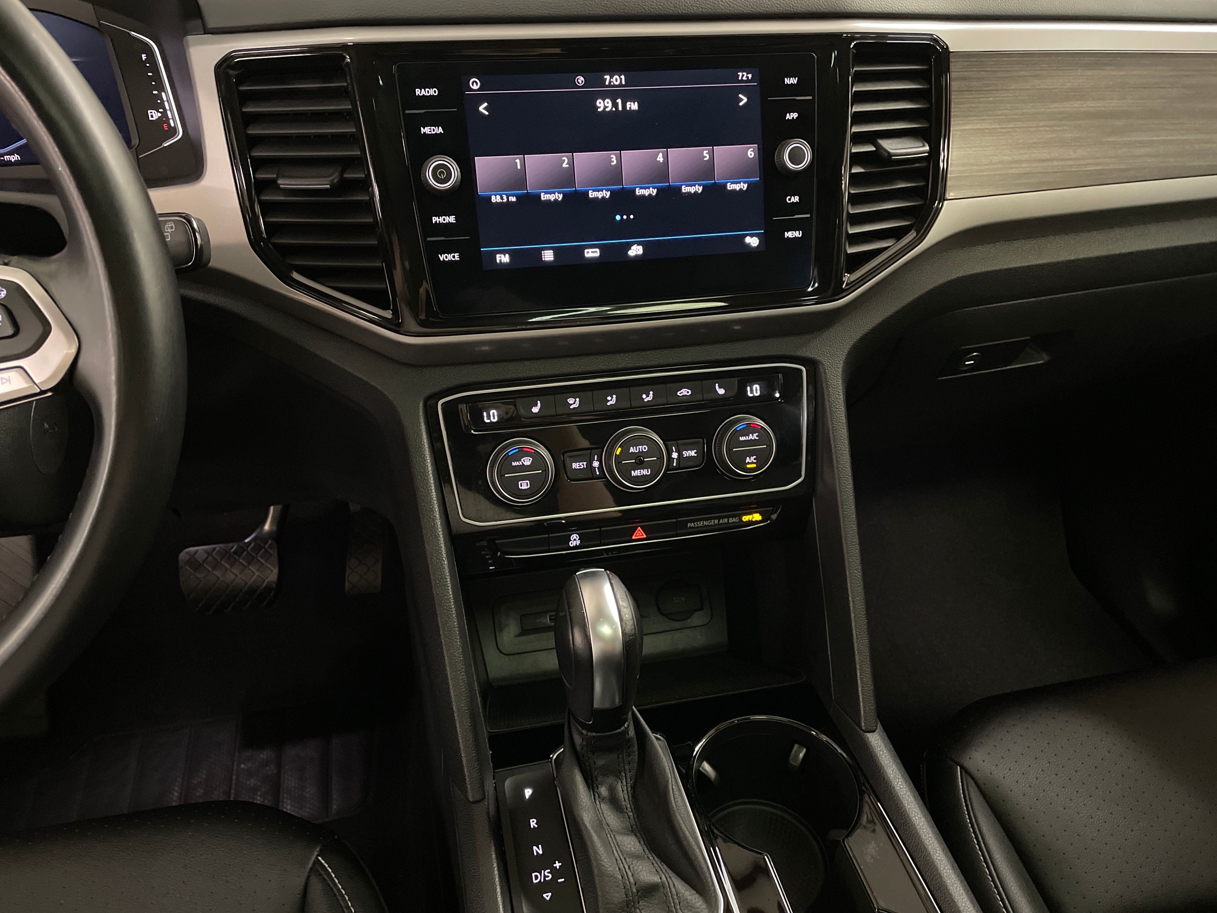 2021 Volkswagen Atlas SEL photo 6