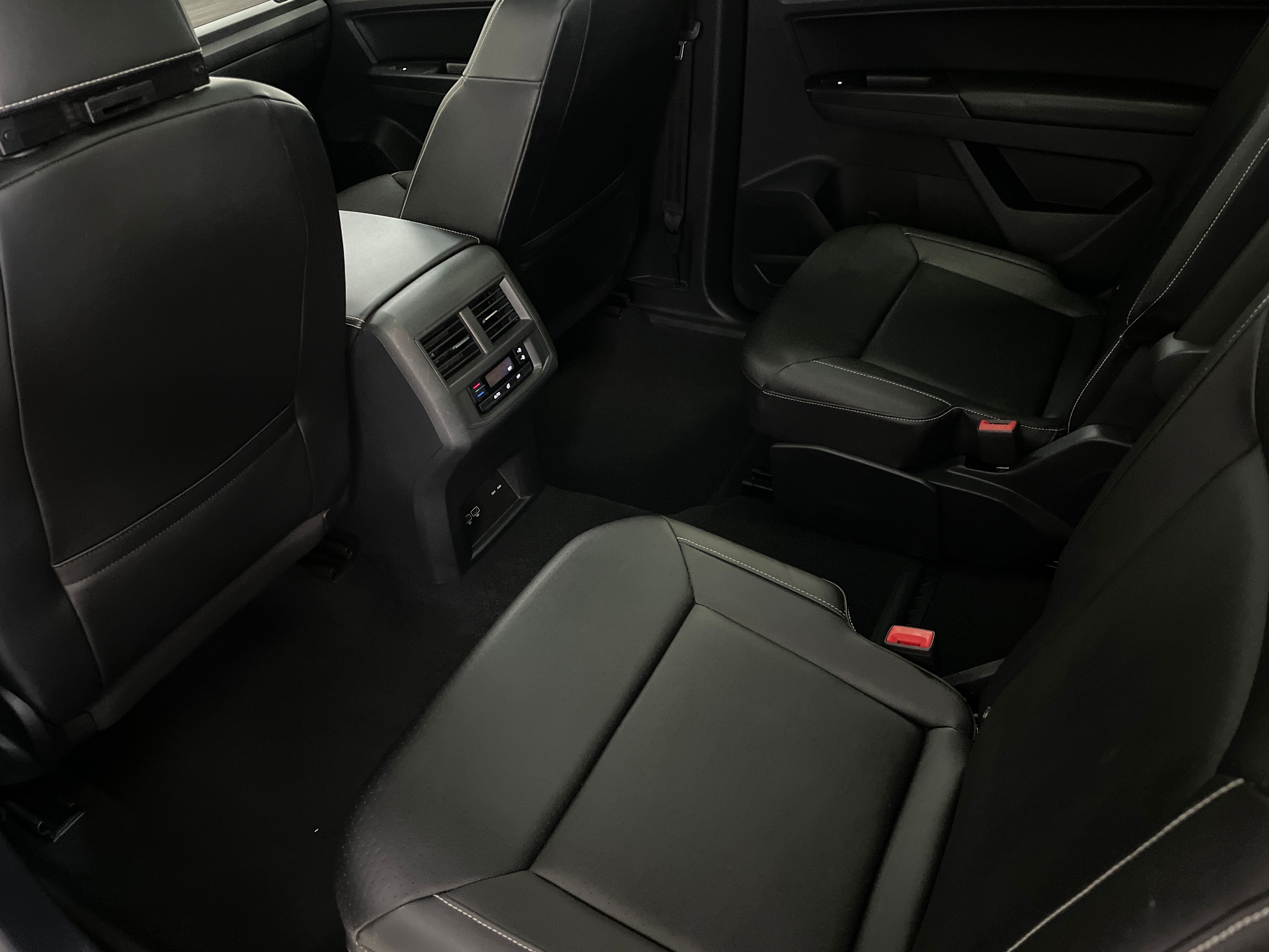 2021 Volkswagen Atlas SEL photo 11