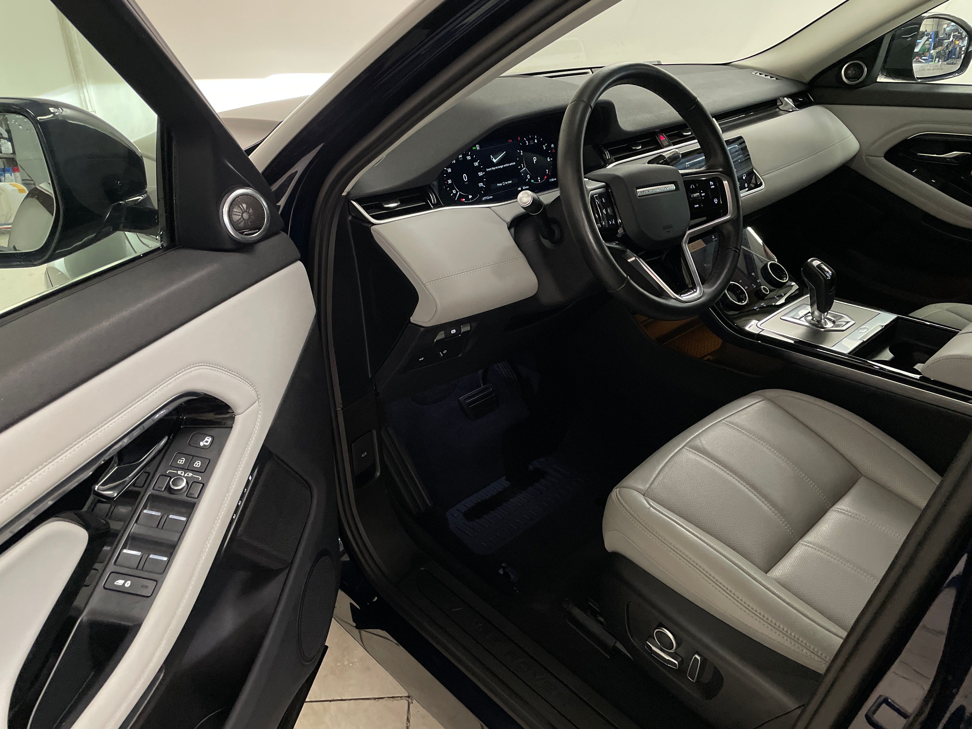 BLUE, 2022 LAND ROVER RANGE ROVER EVOQUE/SE /PANO ROOF/20" UP GRADED WHEEL Thumnail Image 7