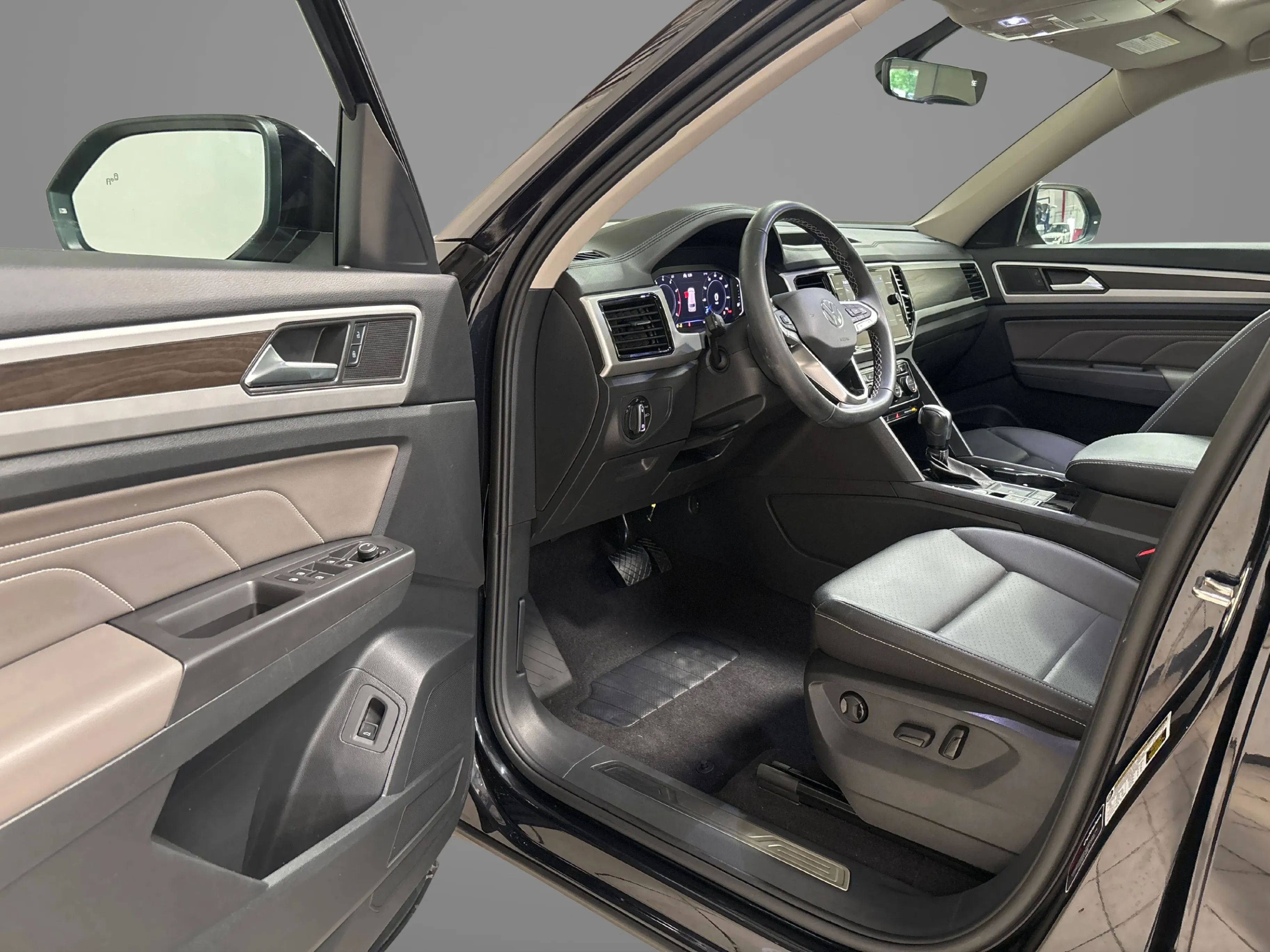 BLACK, 2023 VOLKSWAGEN ATLAS/PANORAMIC ROOF Thumnail Image 5
