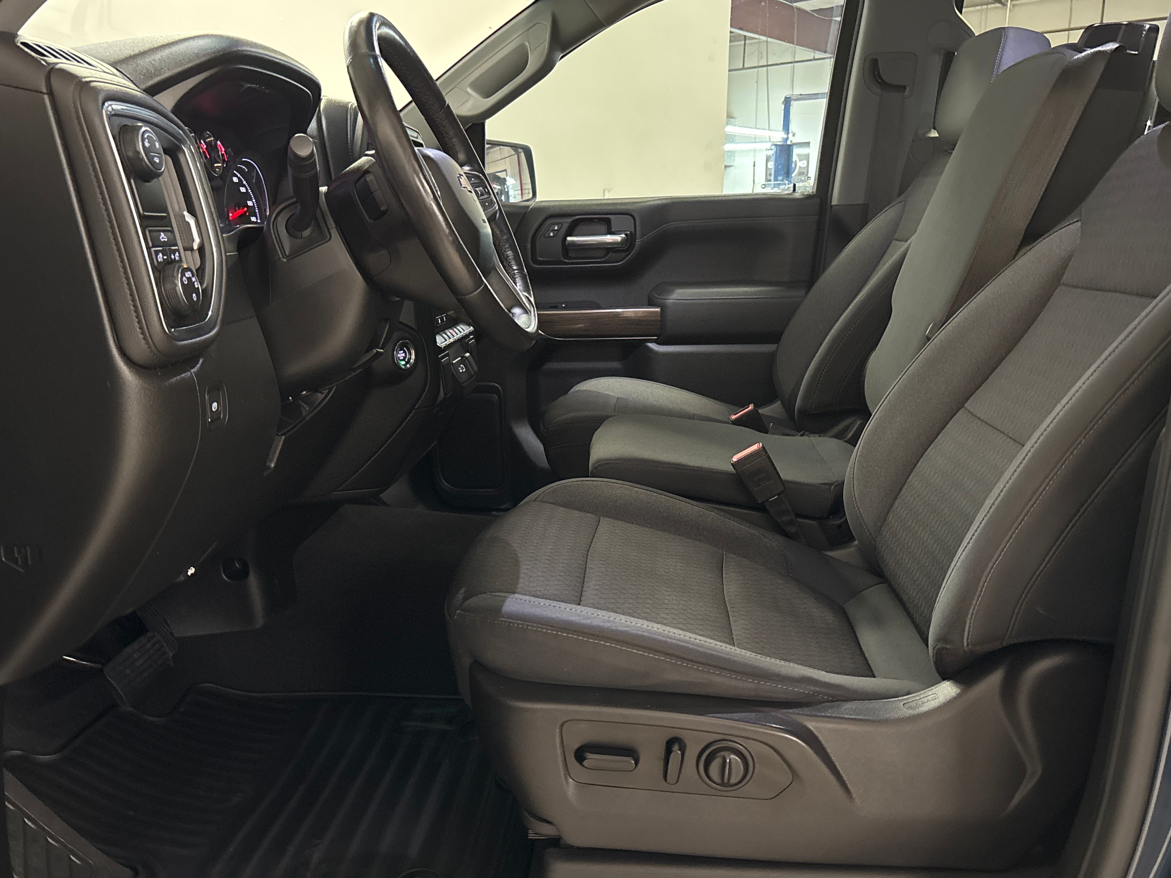 BLUE, 2019 CHEVROLET SILVERADO 1500 DOUBLE CAB Thumnail Image 9