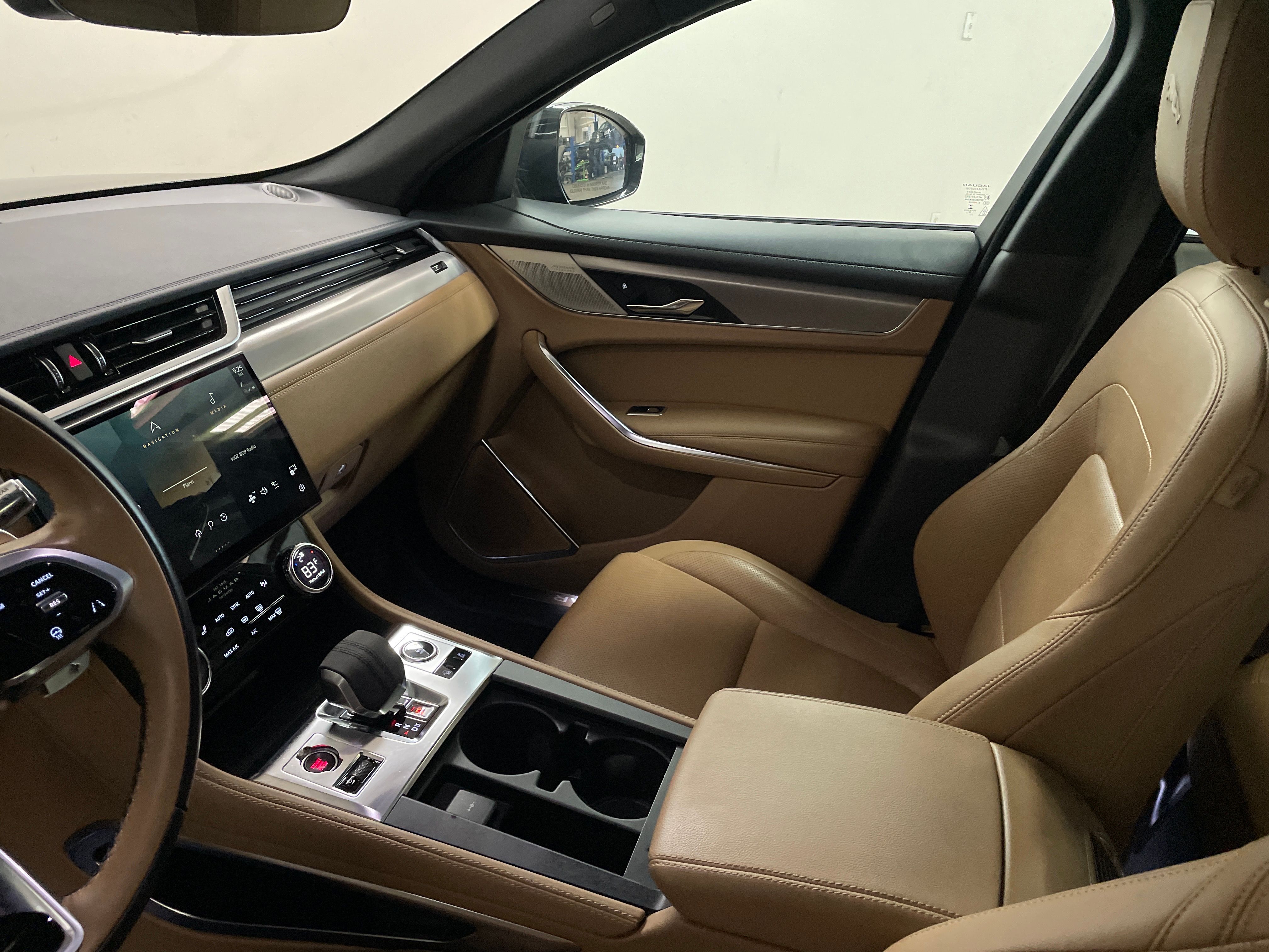 BLUE, 2021 JAGUAR F-PACE Thumnail Image 15