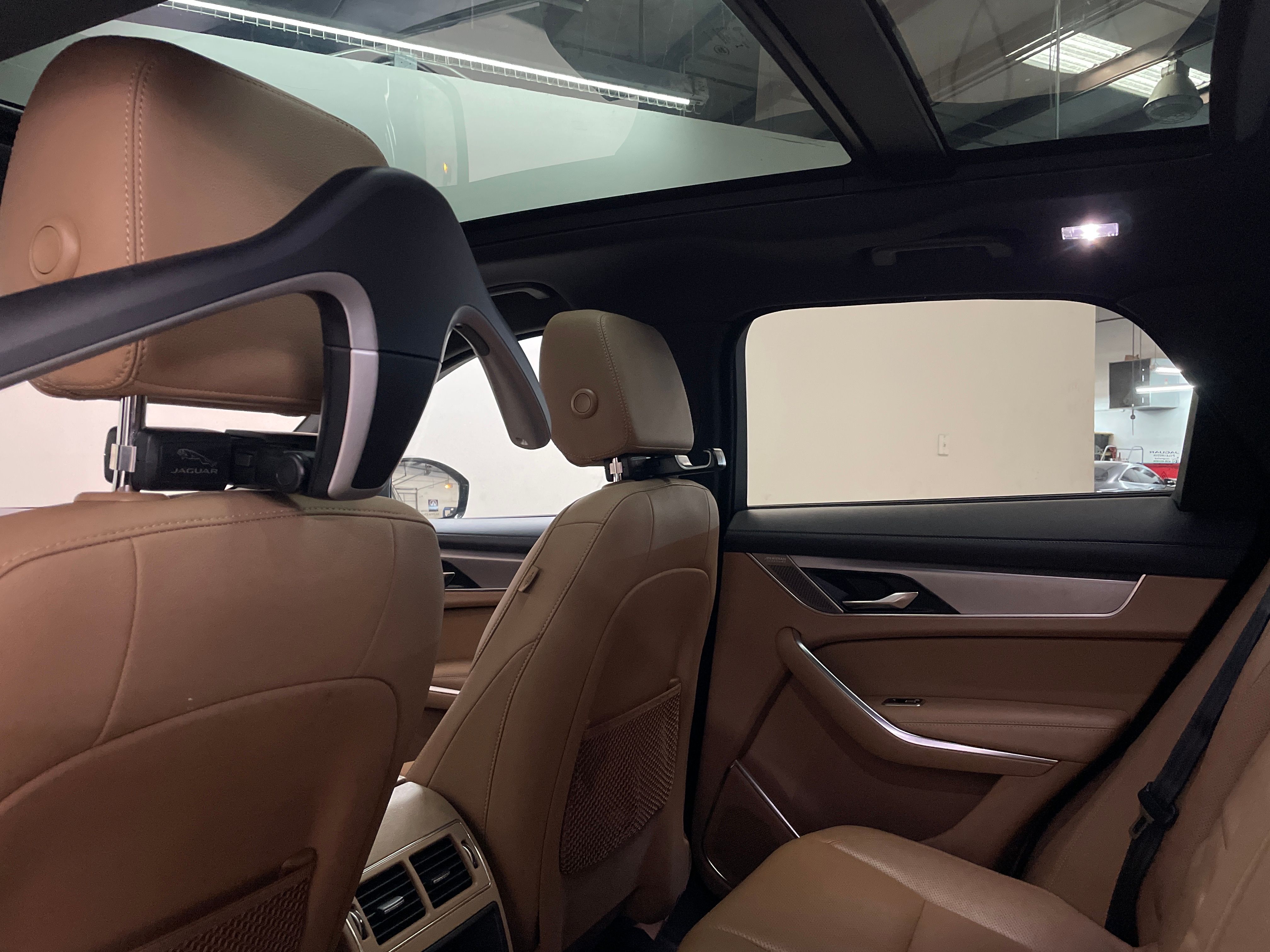BLUE, 2021 JAGUAR F-PACE Thumnail Image 22