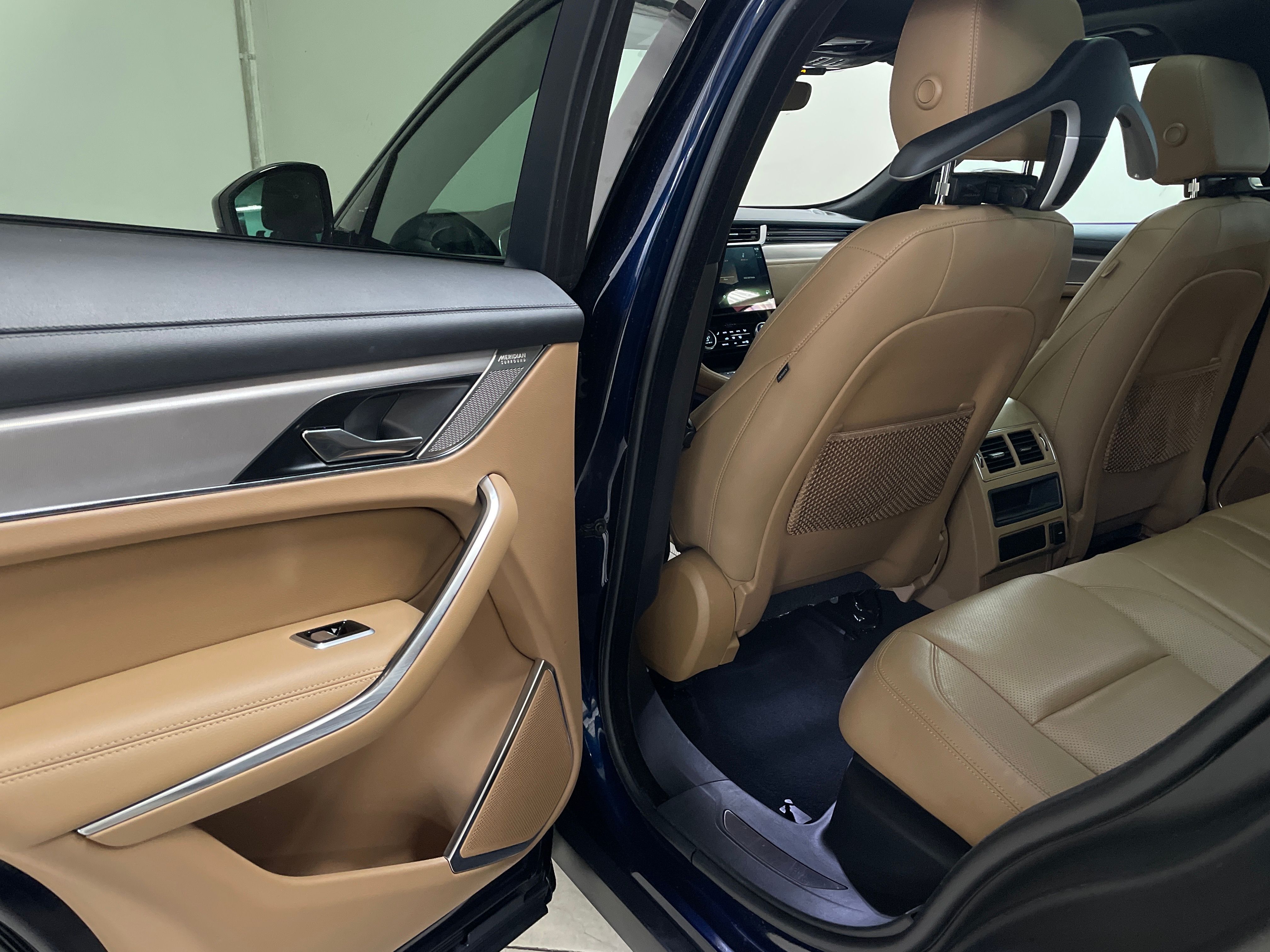 BLUE, 2021 JAGUAR F-PACE Thumnail Image 24