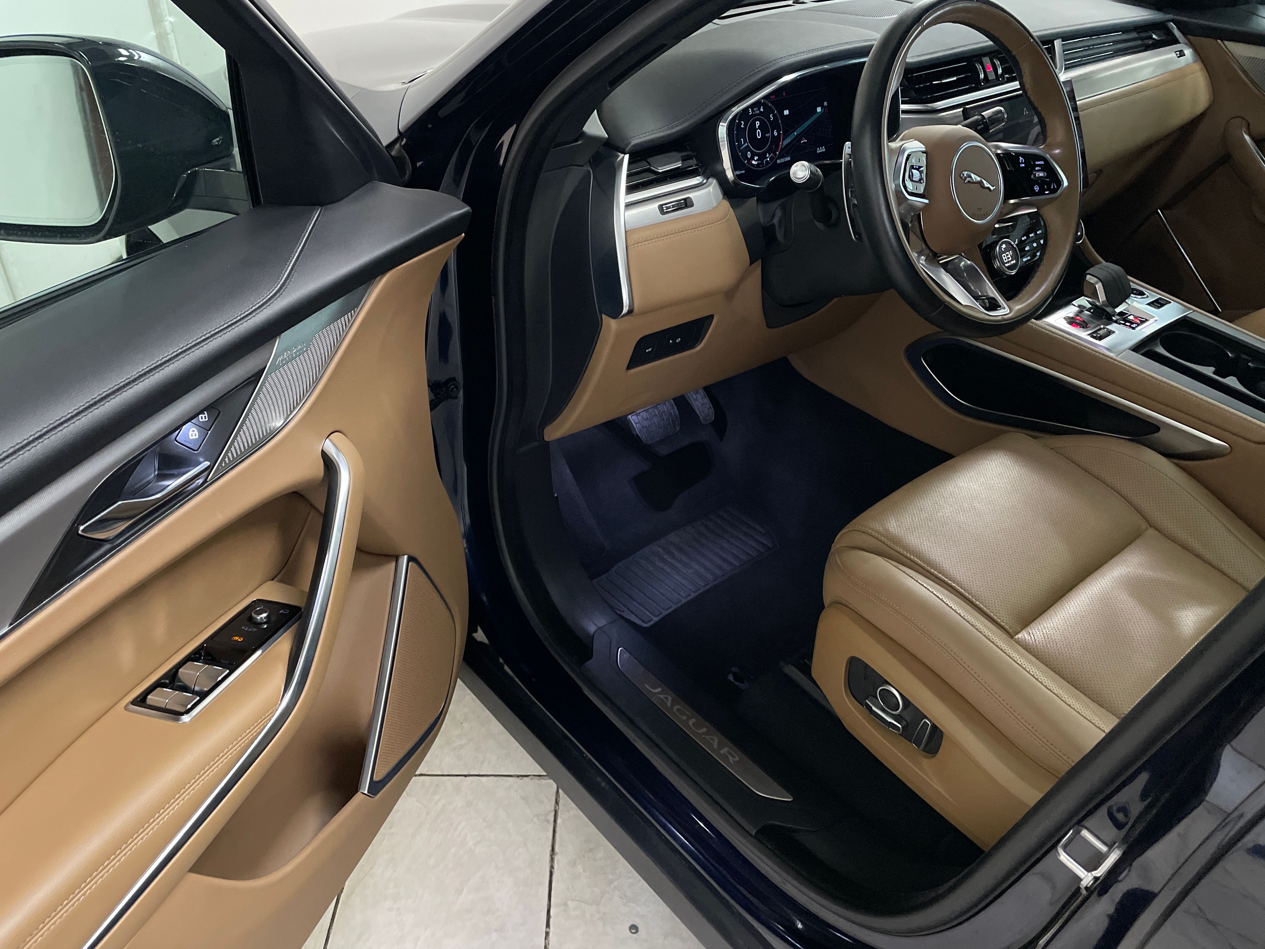 BLUE, 2021 JAGUAR F-PACE Thumnail Image 8